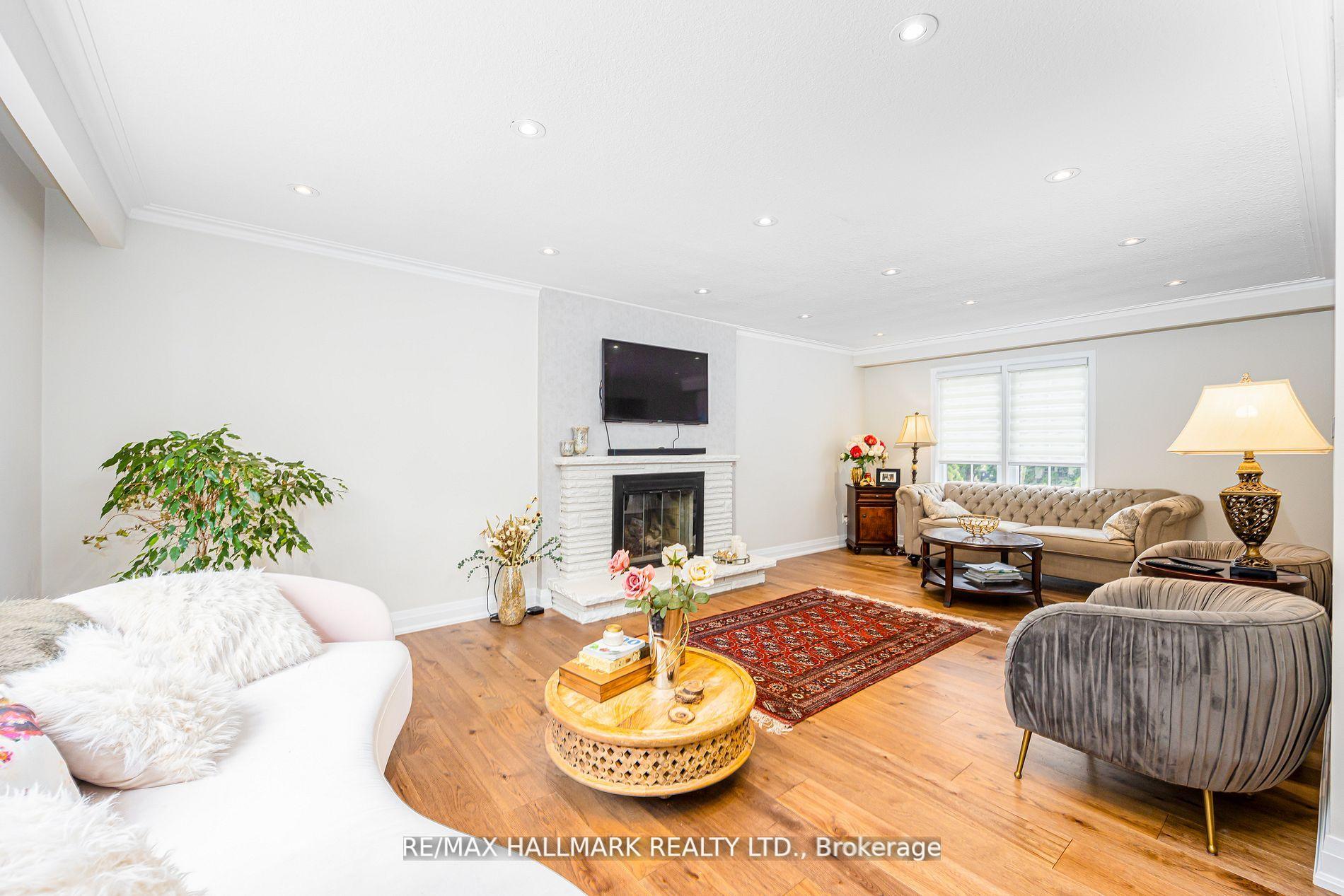 Photo 13 of 16 Paultiel Drive W, North York, Newtonbrook East — HOMEH