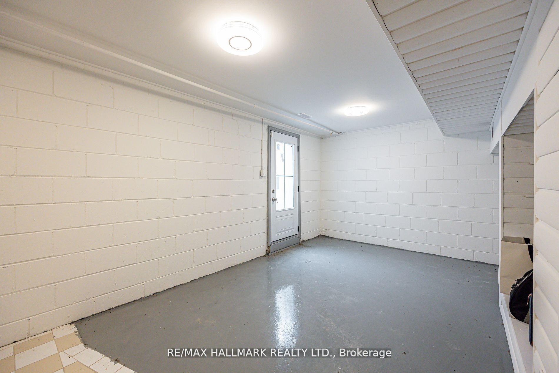 Photo 27 of 16 Paultiel Drive W, North York, Newtonbrook East — HOMEH