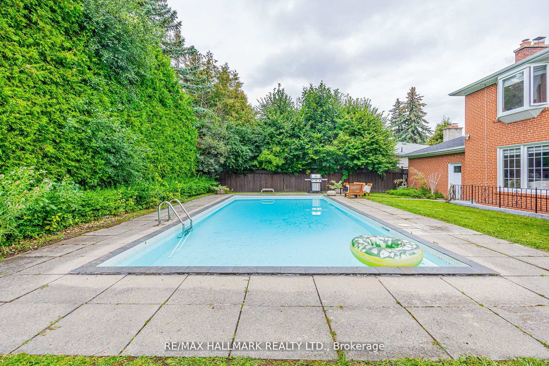Photo 31 of 16 Paultiel Drive W, North York, Newtonbrook East — HOMEH