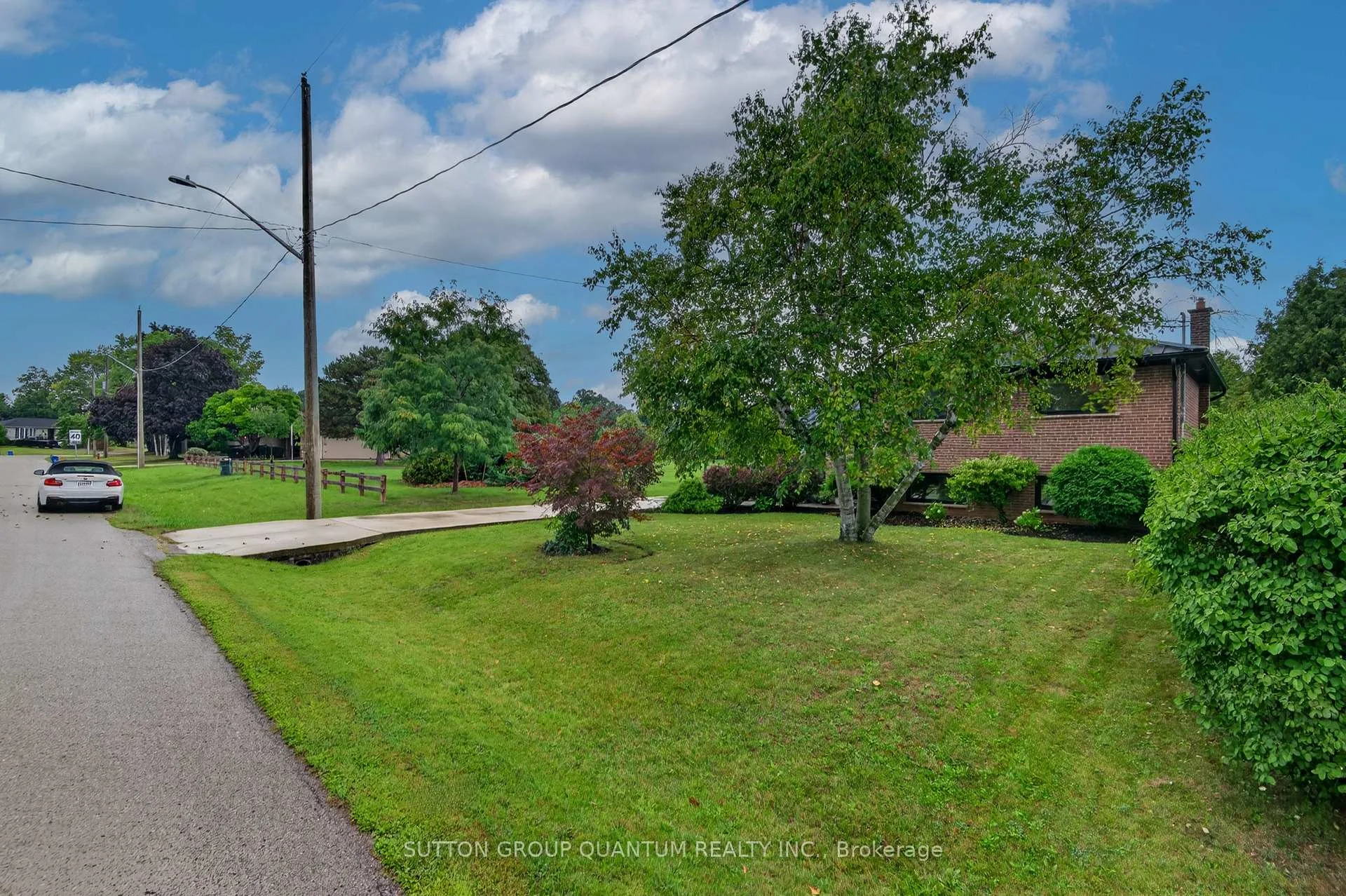 Photo 5 of 2103 Seabrook Drive, Oakville, West — HOMEH