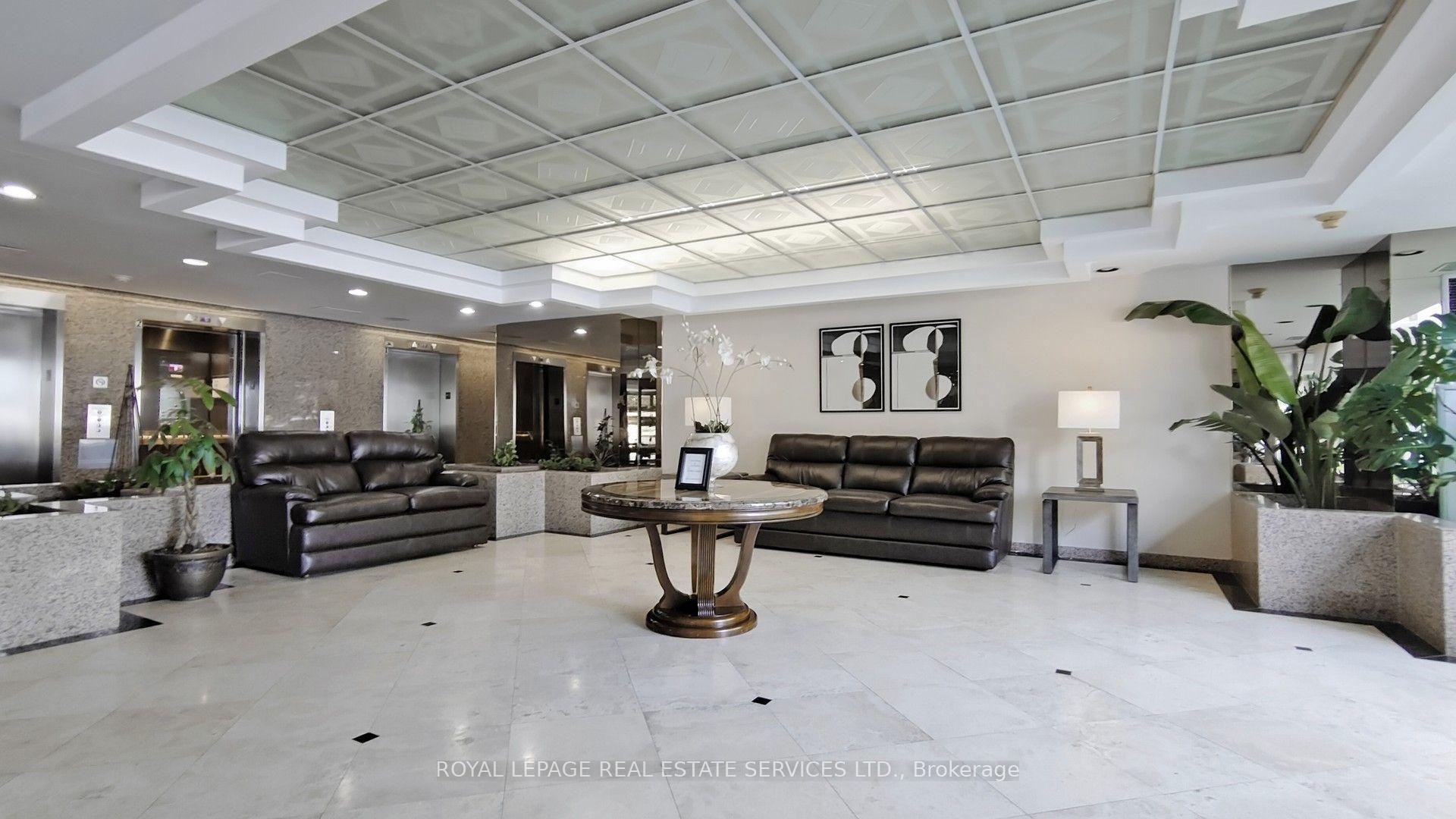 Photo 4 of 400 Webb Drive, Mississauga, City Centre — HOMEH
