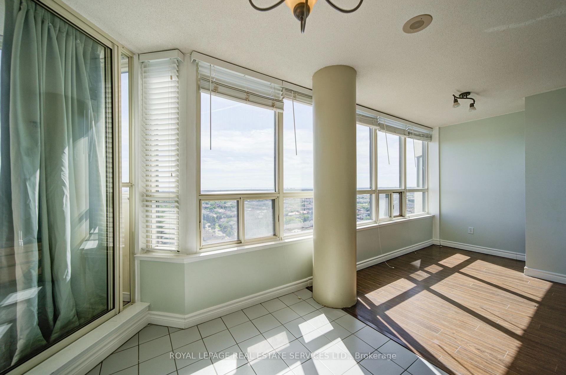Photo 13 of 400 Webb Drive, Mississauga, City Centre — HOMEH