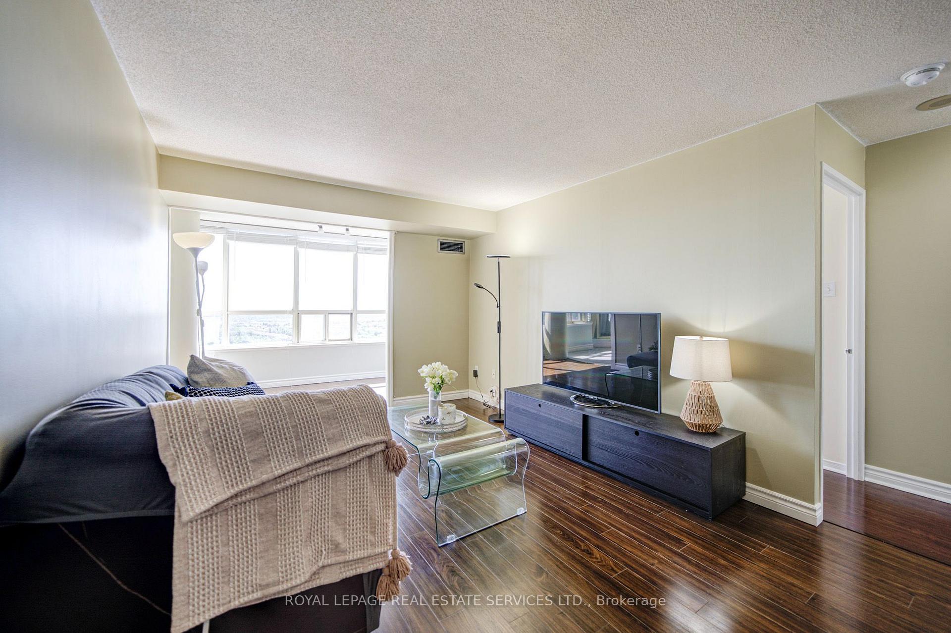 Photo 19 of 400 Webb Drive, Mississauga, City Centre — HOMEH
