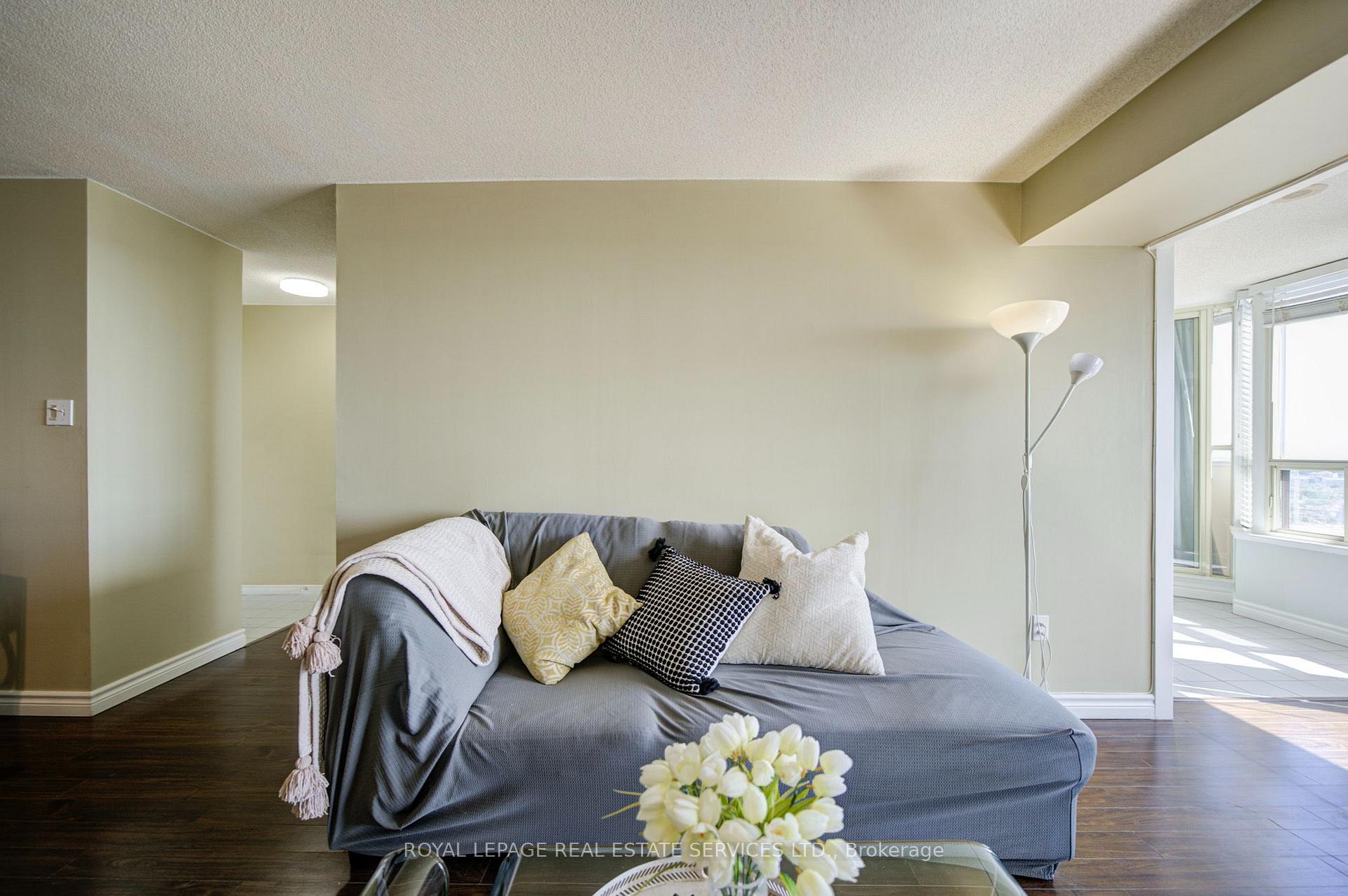 Photo 20 of 400 Webb Drive, Mississauga, City Centre — HOMEH
