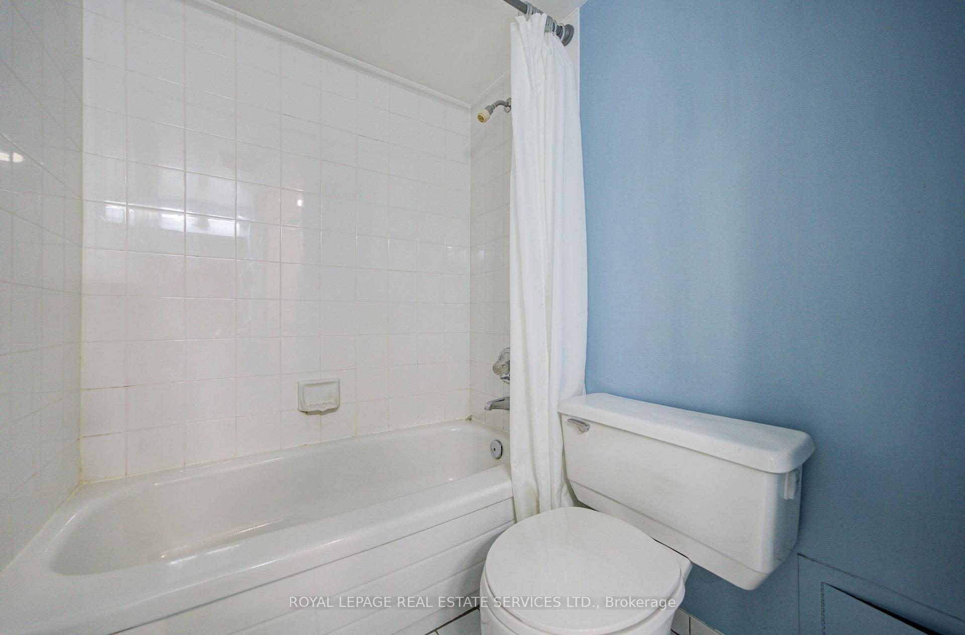 Photo 27 of 400 Webb Drive, Mississauga, City Centre — HOMEH