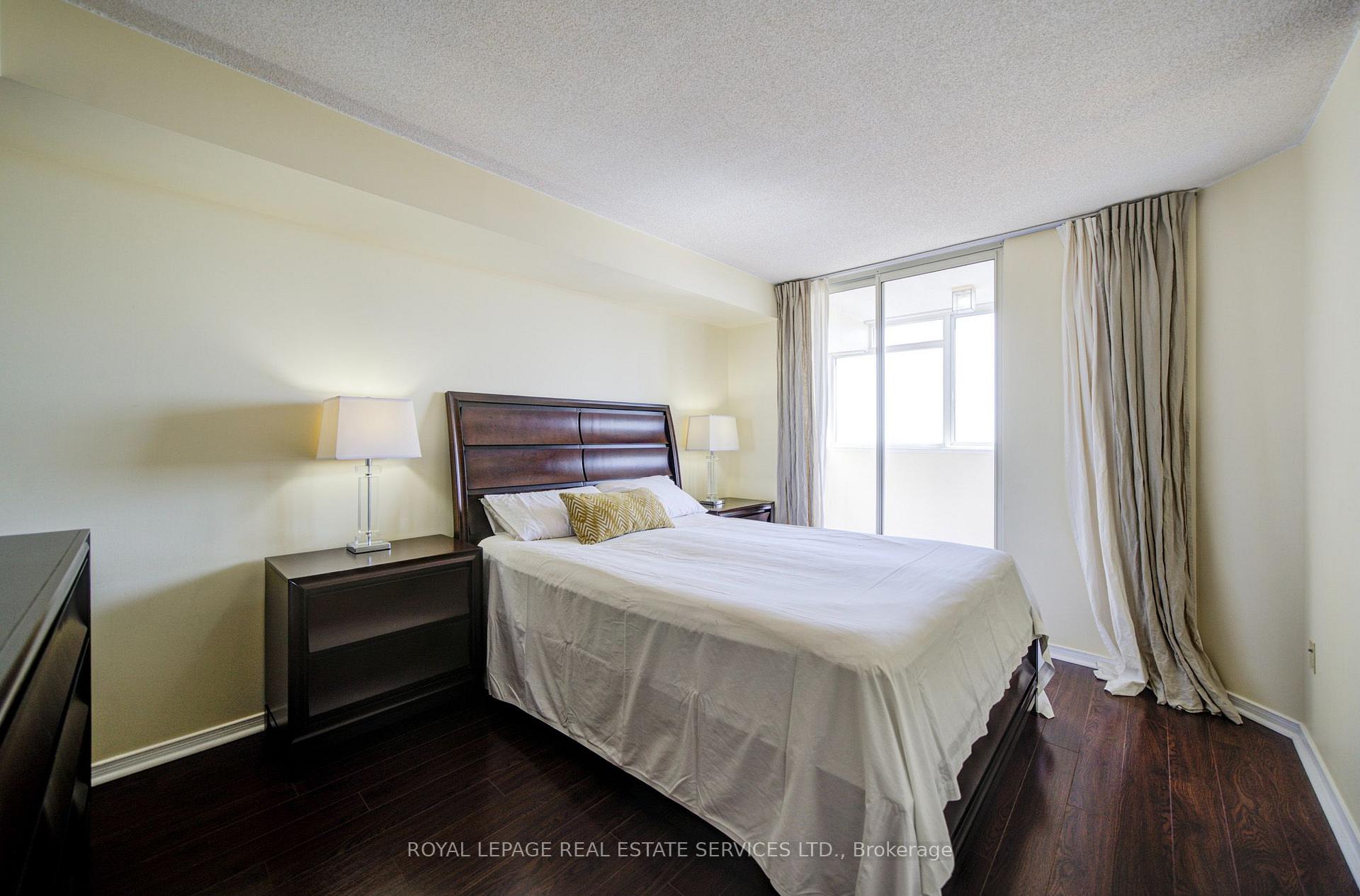 Photo 29 of 400 Webb Drive, Mississauga, City Centre — HOMEH