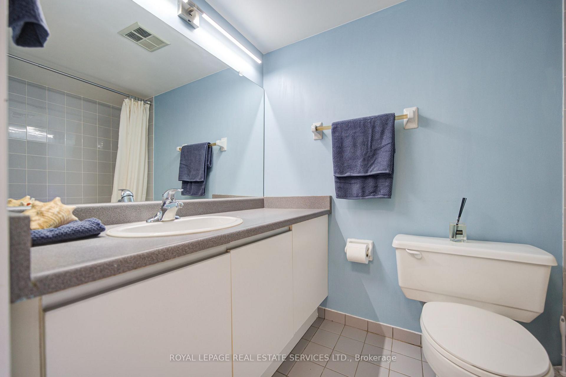 Photo 32 of 400 Webb Drive, Mississauga, City Centre — HOMEH