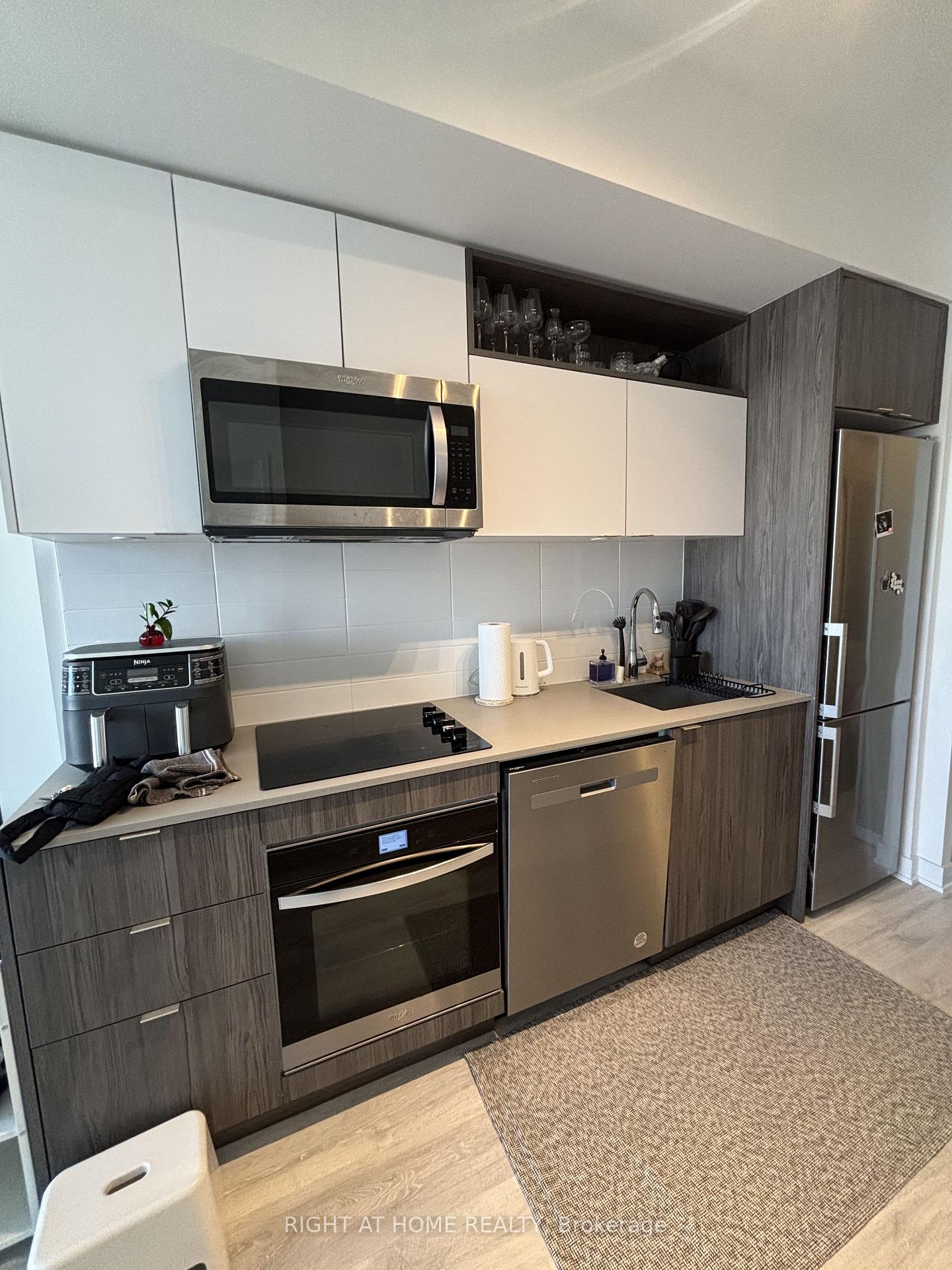 Photo 3 of Unit 2502, 100 Dalhousie Street E, Toronto, Church-Yonge Corridor — HOMEH