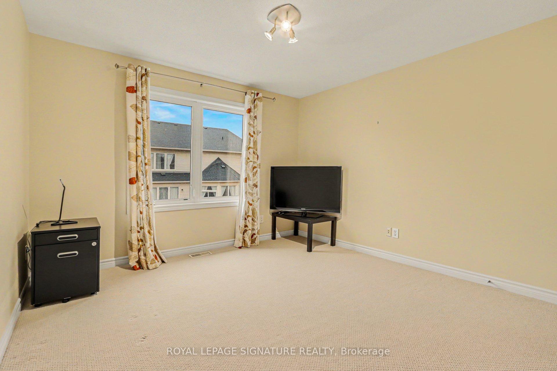 Photo 16 of 129 Tapestry Drive, Ottawa, Barrhaven - Strandherd — HOMEH