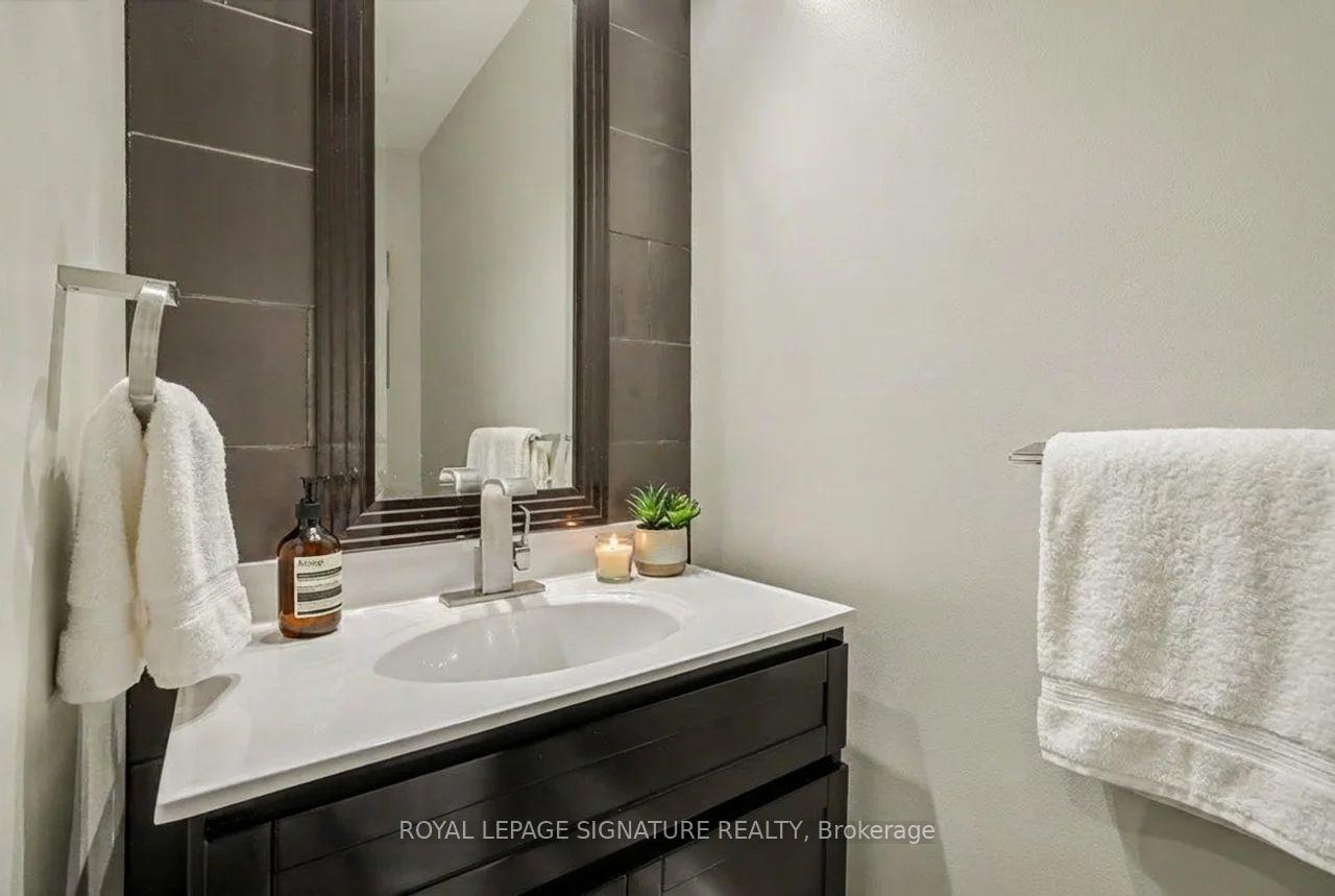 Photo 20 of 129 Tapestry Drive, Ottawa, Barrhaven - Strandherd — HOMEH