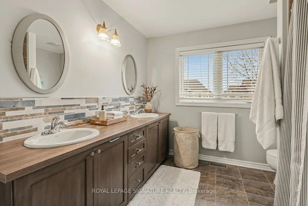 Photo 21 of 129 Tapestry Drive, Ottawa, Barrhaven - Strandherd — HOMEH