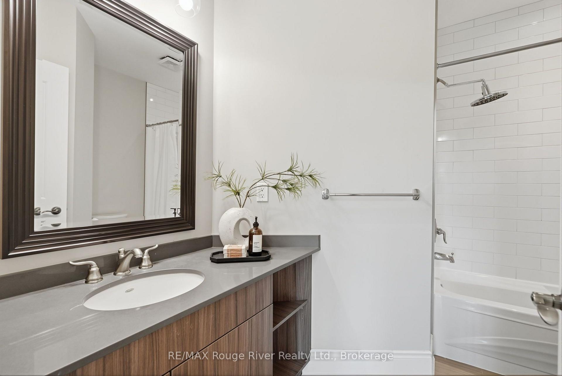 Photo 24 of 37 Camber Court, Whitby, Brooklin — HOMEH