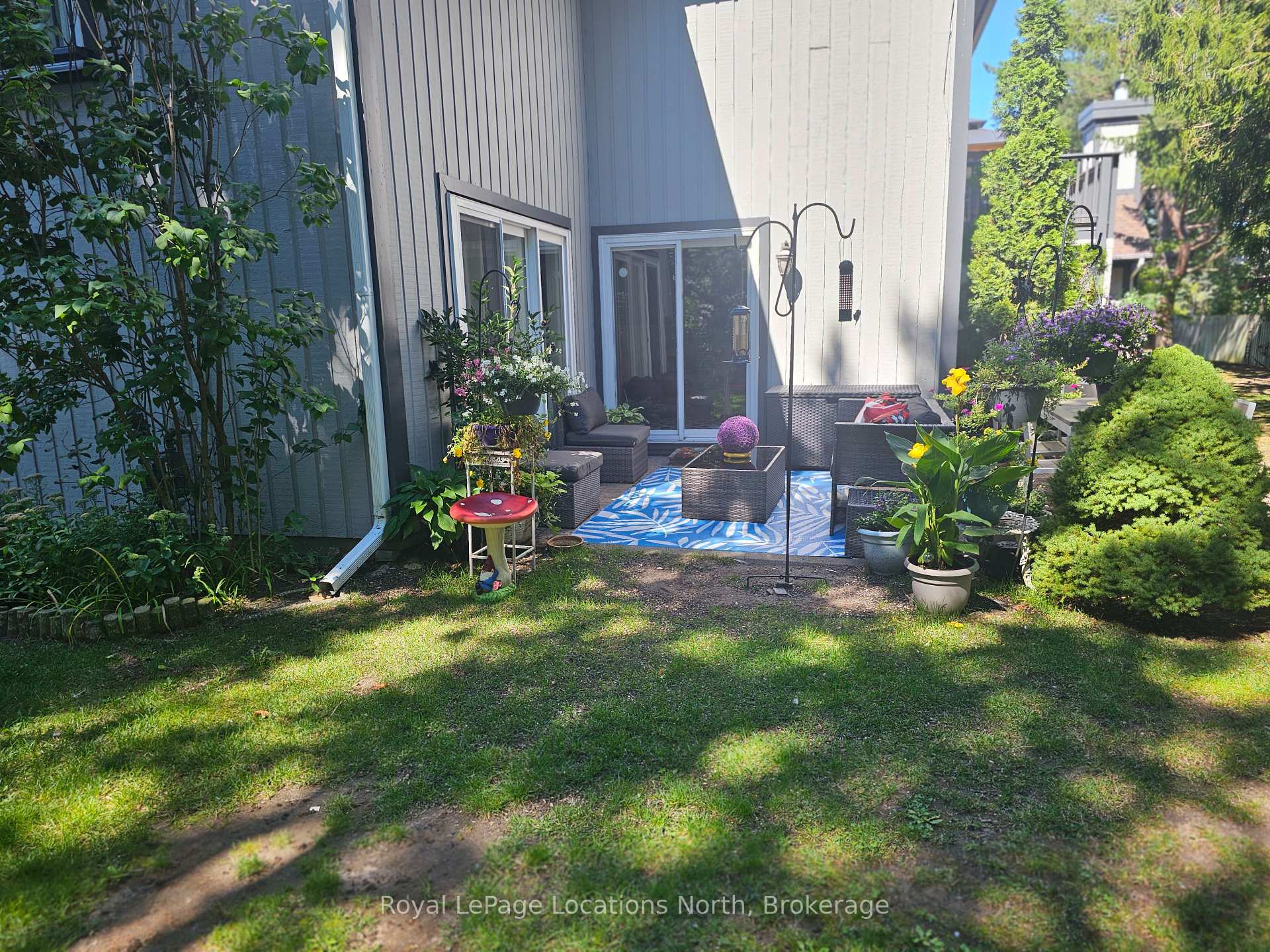 Photo 4 of 911 Cedar Pointe Court, Collingwood — HOMEH