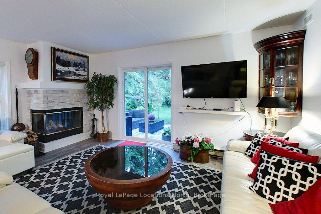 Photo 11 of 911 Cedar Pointe Court, Collingwood — HOMEH