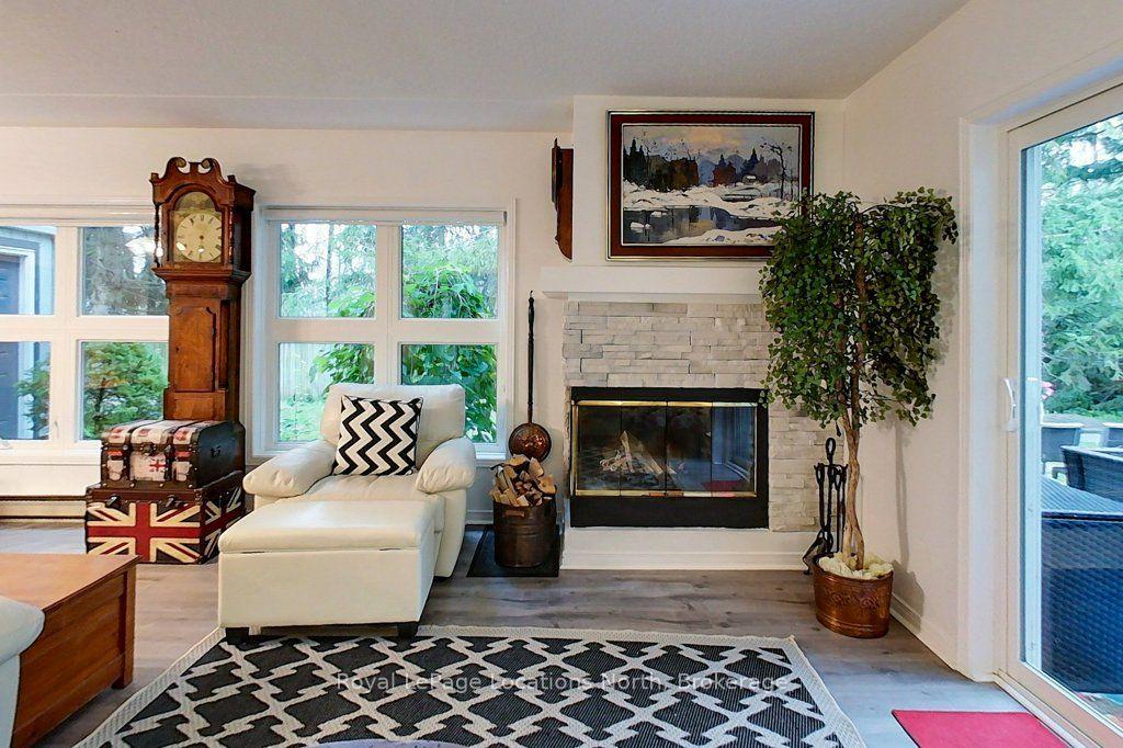 Photo 15 of 911 Cedar Pointe Court, Collingwood — HOMEH