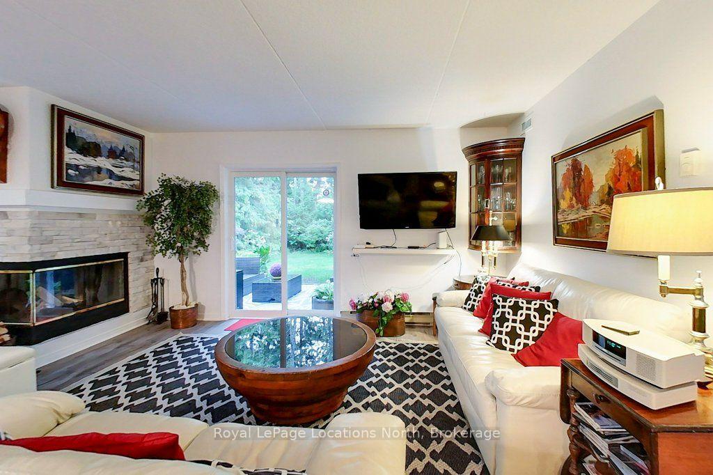 Photo 16 of 911 Cedar Pointe Court, Collingwood — HOMEH