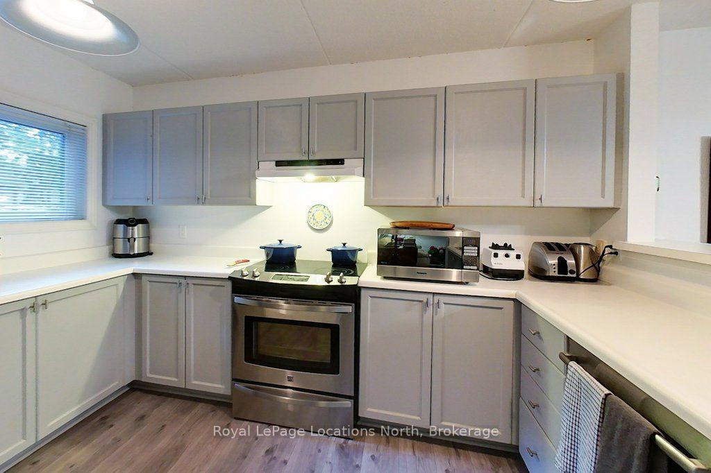 Photo 19 of 911 Cedar Pointe Court, Collingwood — HOMEH