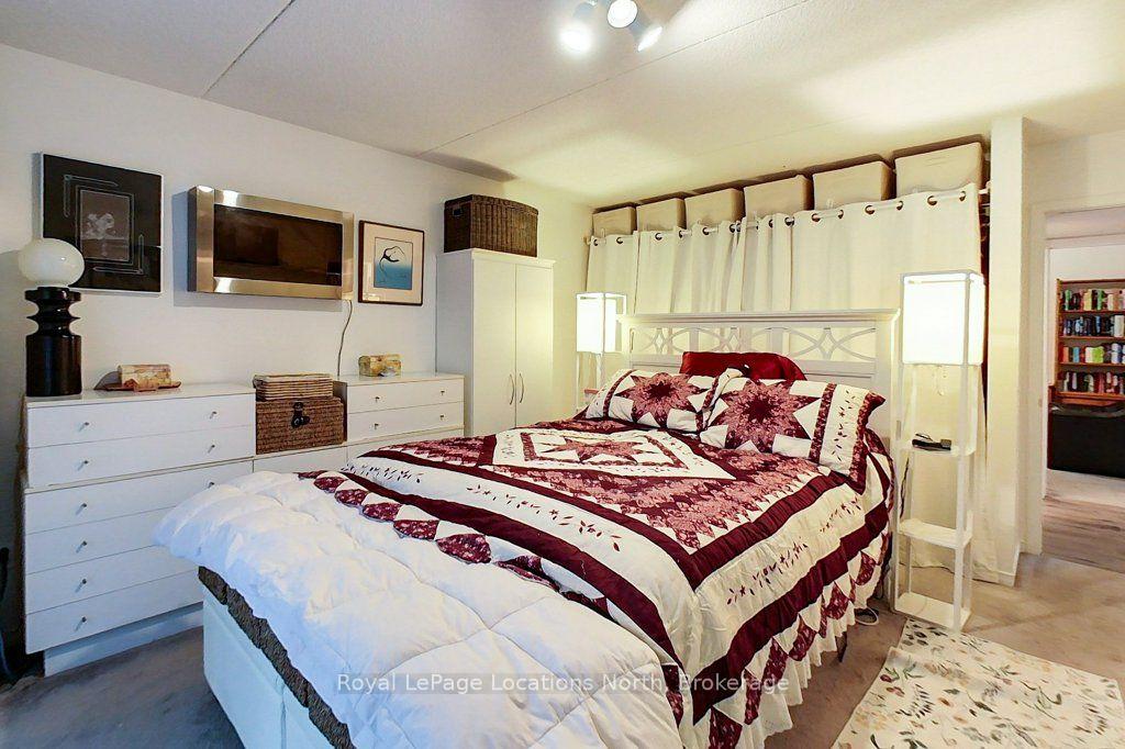 Photo 22 of 911 Cedar Pointe Court, Collingwood — HOMEH