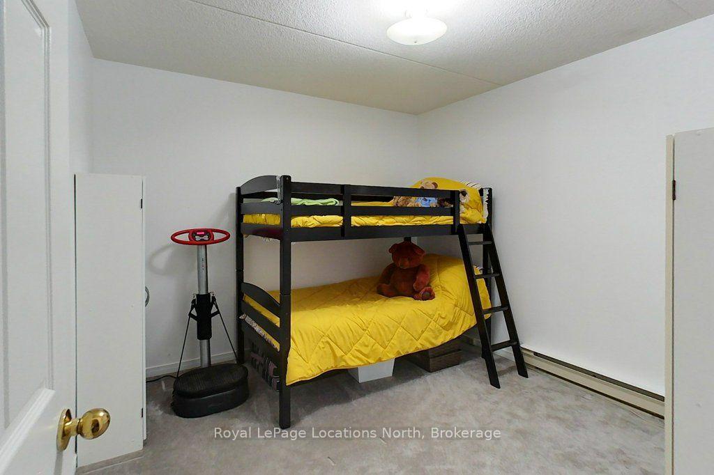 Photo 25 of 911 Cedar Pointe Court, Collingwood — HOMEH