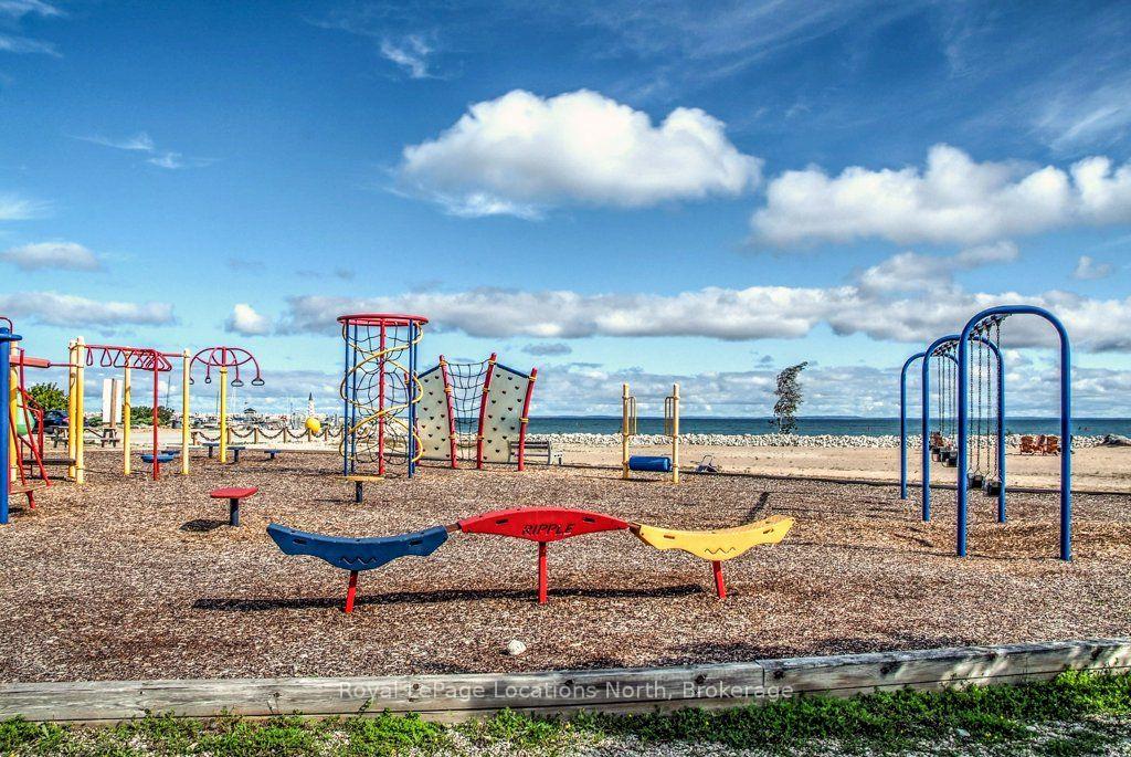 Photo 34 of 911 Cedar Pointe Court, Collingwood — HOMEH