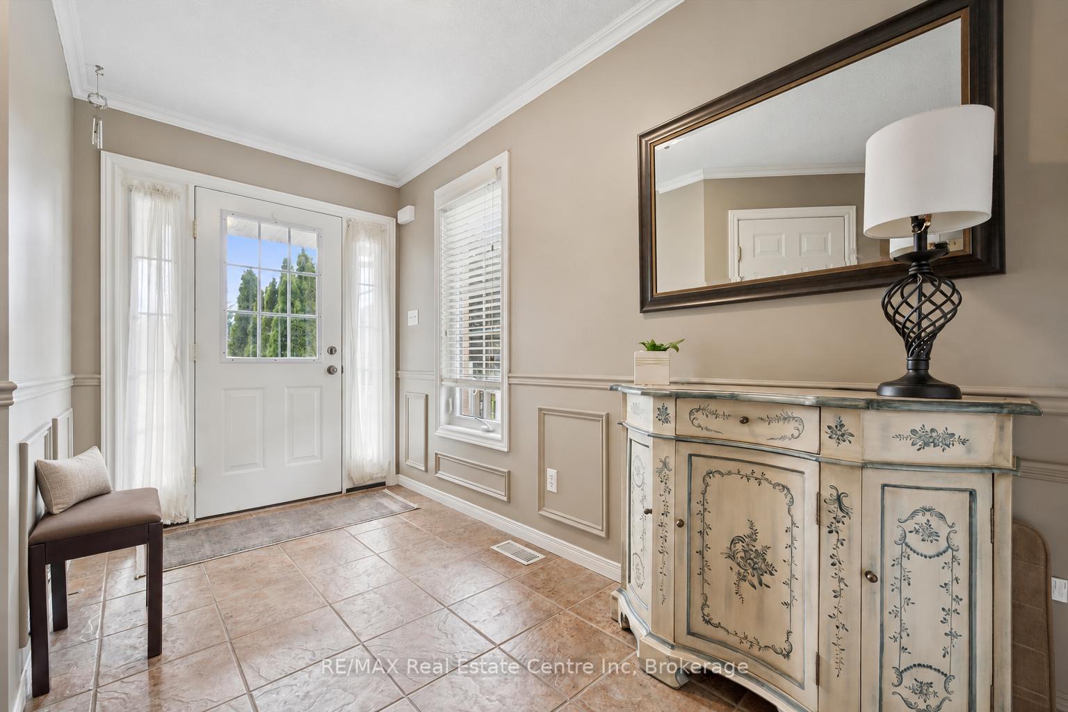 Photo 2 of 4 Hunt Street, Guelph, Pineridge/Westminster Woods — HOMEH