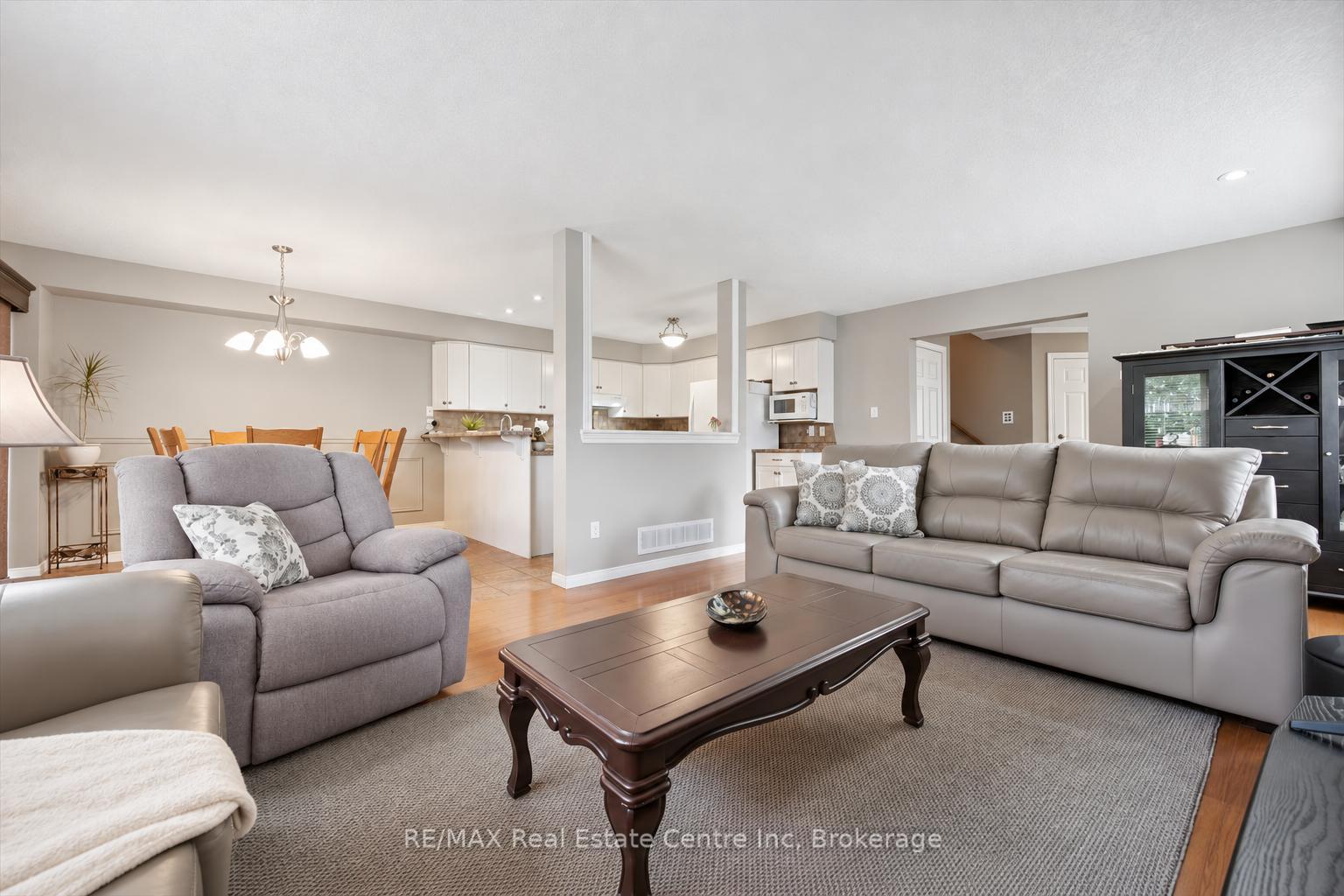 Photo 4 of 4 Hunt Street, Guelph, Pineridge/Westminster Woods — HOMEH