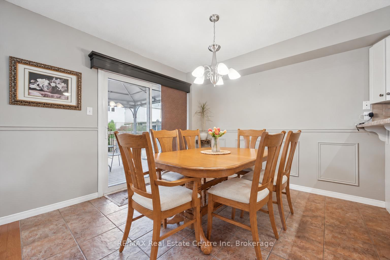 Photo 8 of 4 Hunt Street, Guelph, Pineridge/Westminster Woods — HOMEH