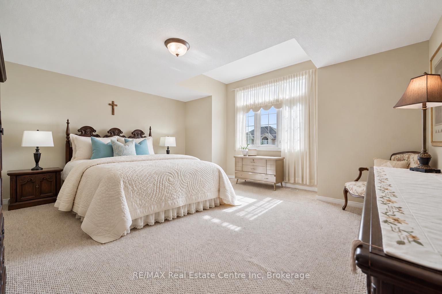 Photo 9 of 4 Hunt Street, Guelph, Pineridge/Westminster Woods — HOMEH