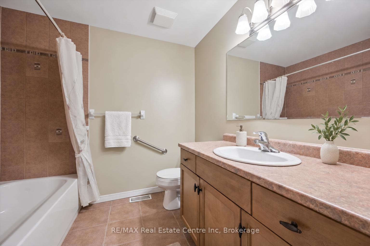 Photo 14 of 4 Hunt Street, Guelph, Pineridge/Westminster Woods — HOMEH
