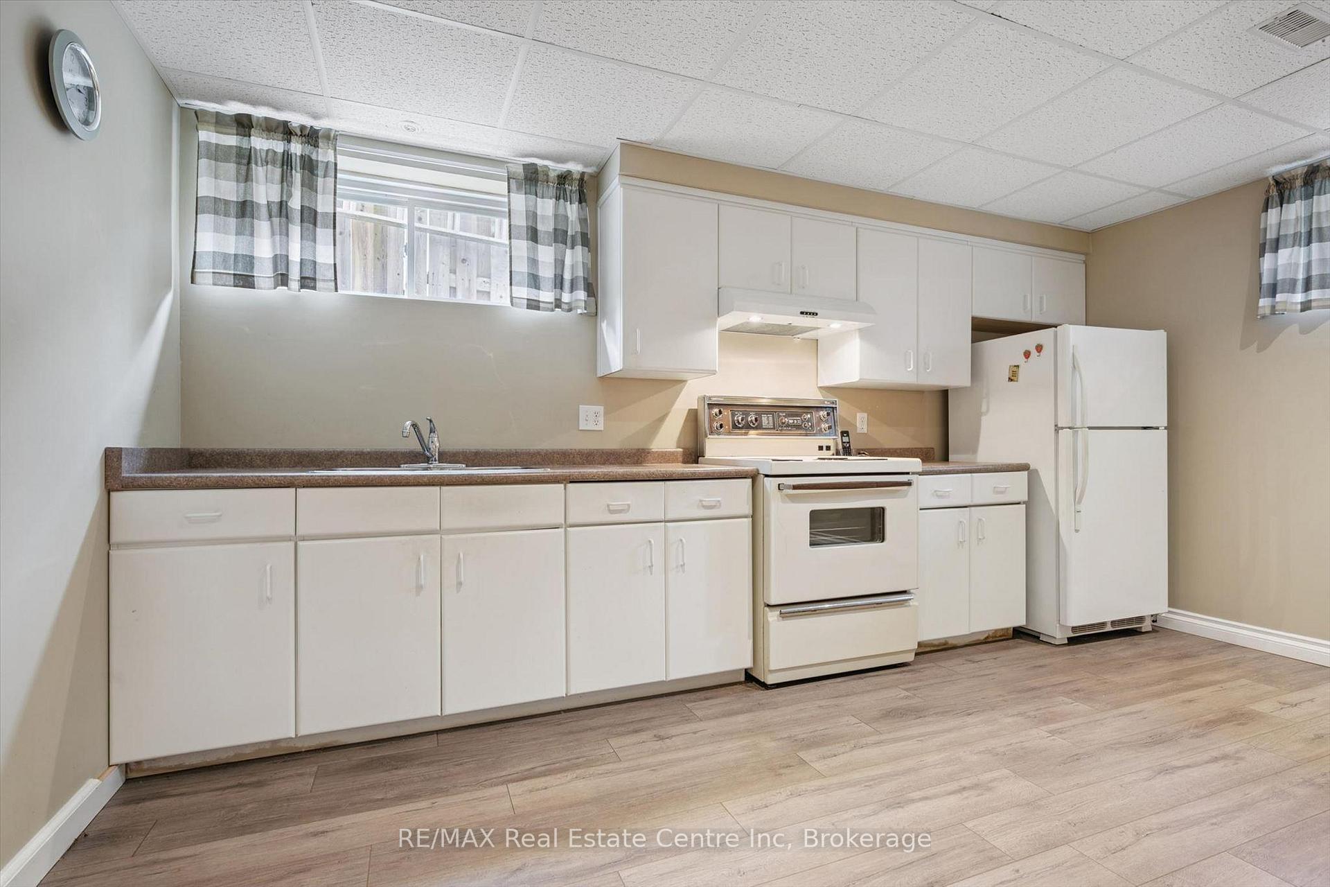Photo 18 of 4 Hunt Street, Guelph, Pineridge/Westminster Woods — HOMEH