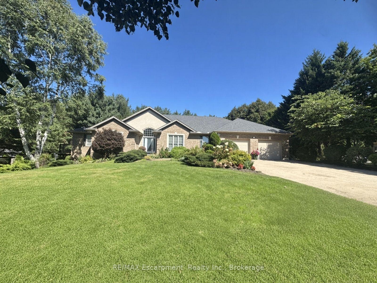 Photo 2 of 31 Alder Crescent, Pelham, Fenwick — HOMEH
