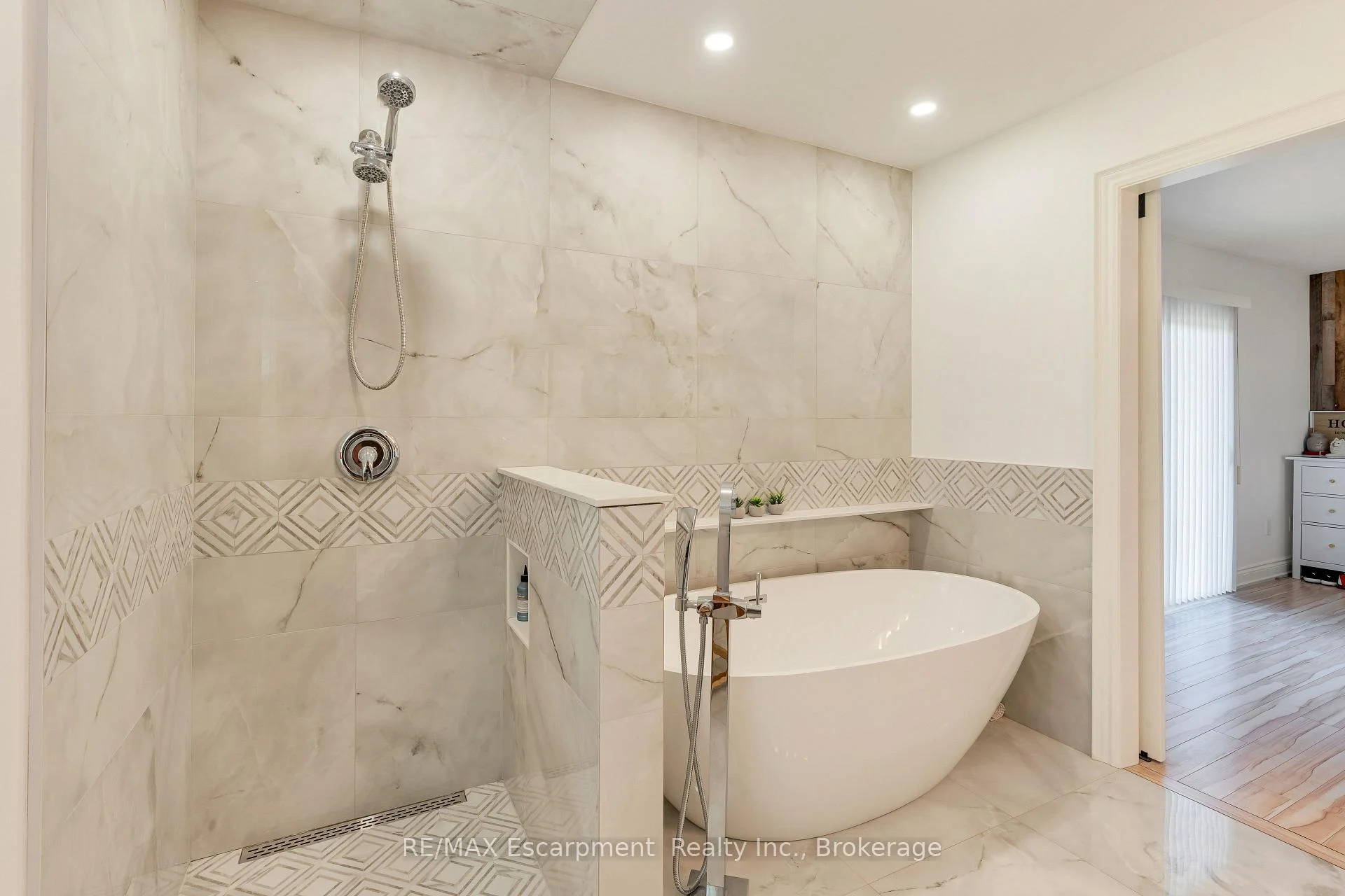 Photo 28 of 31 Alder Crescent, Pelham, Fenwick — HOMEH