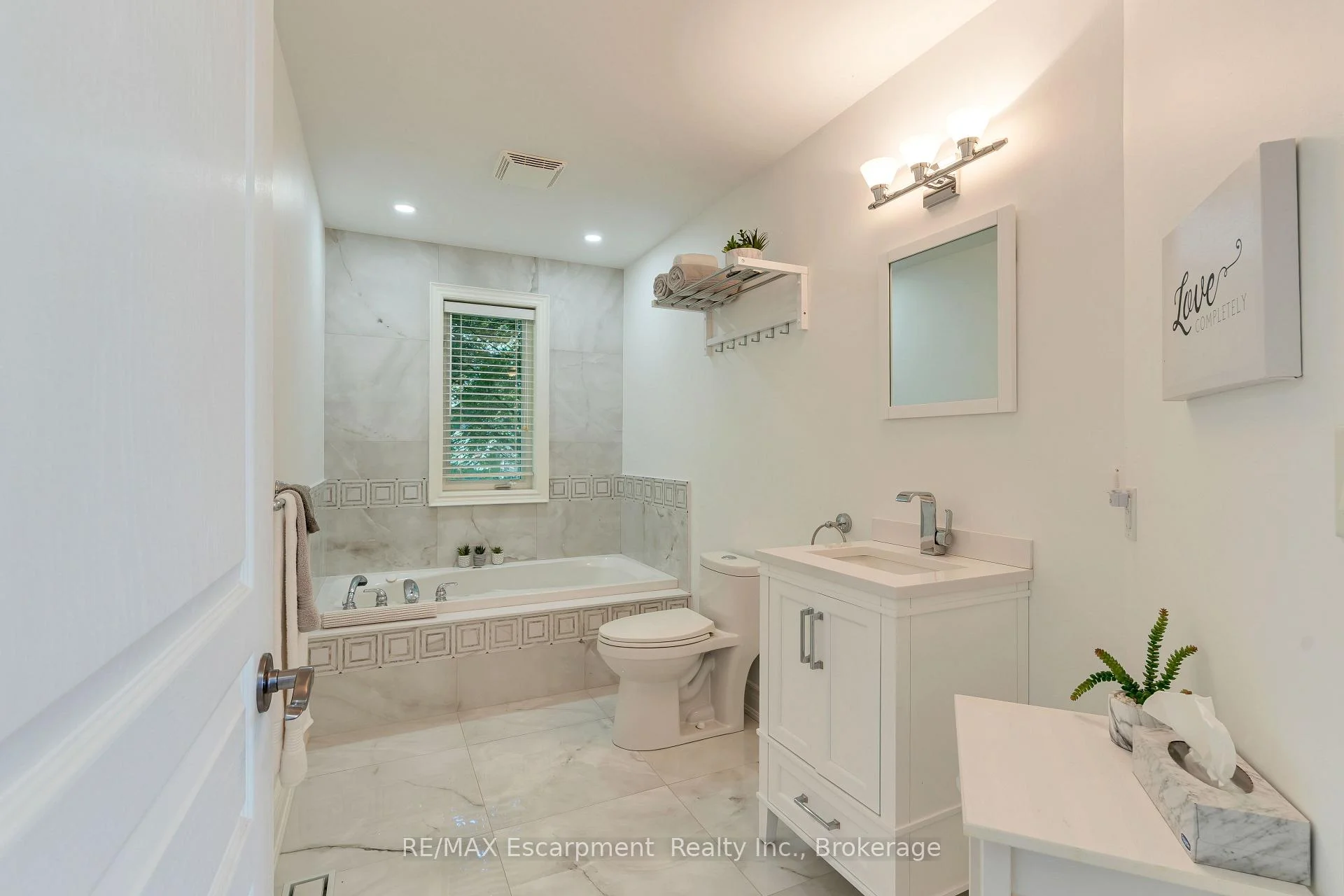 Photo 30 of 31 Alder Crescent, Pelham, Fenwick — HOMEH