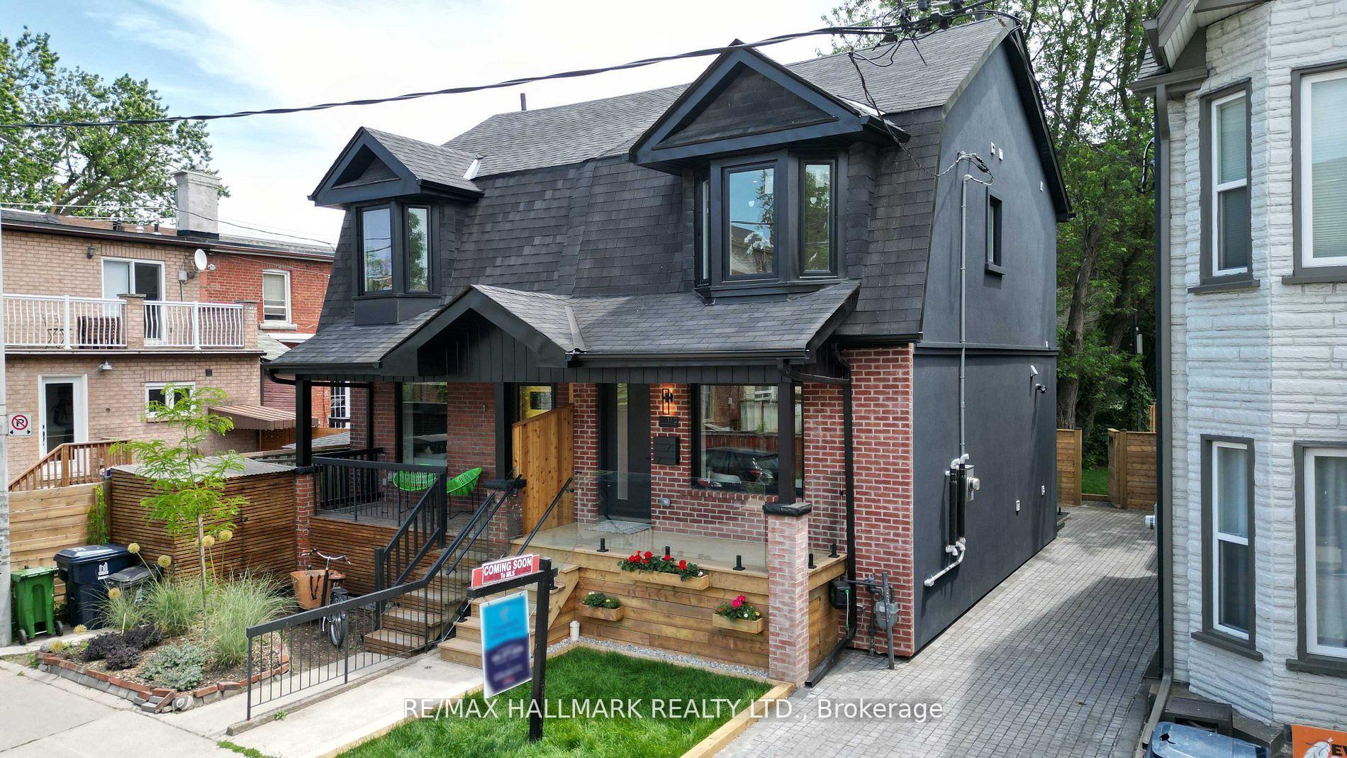 Photo 1 of 1 1/2 Delaney Crescent, Toronto, Little Portugal — HOMEH