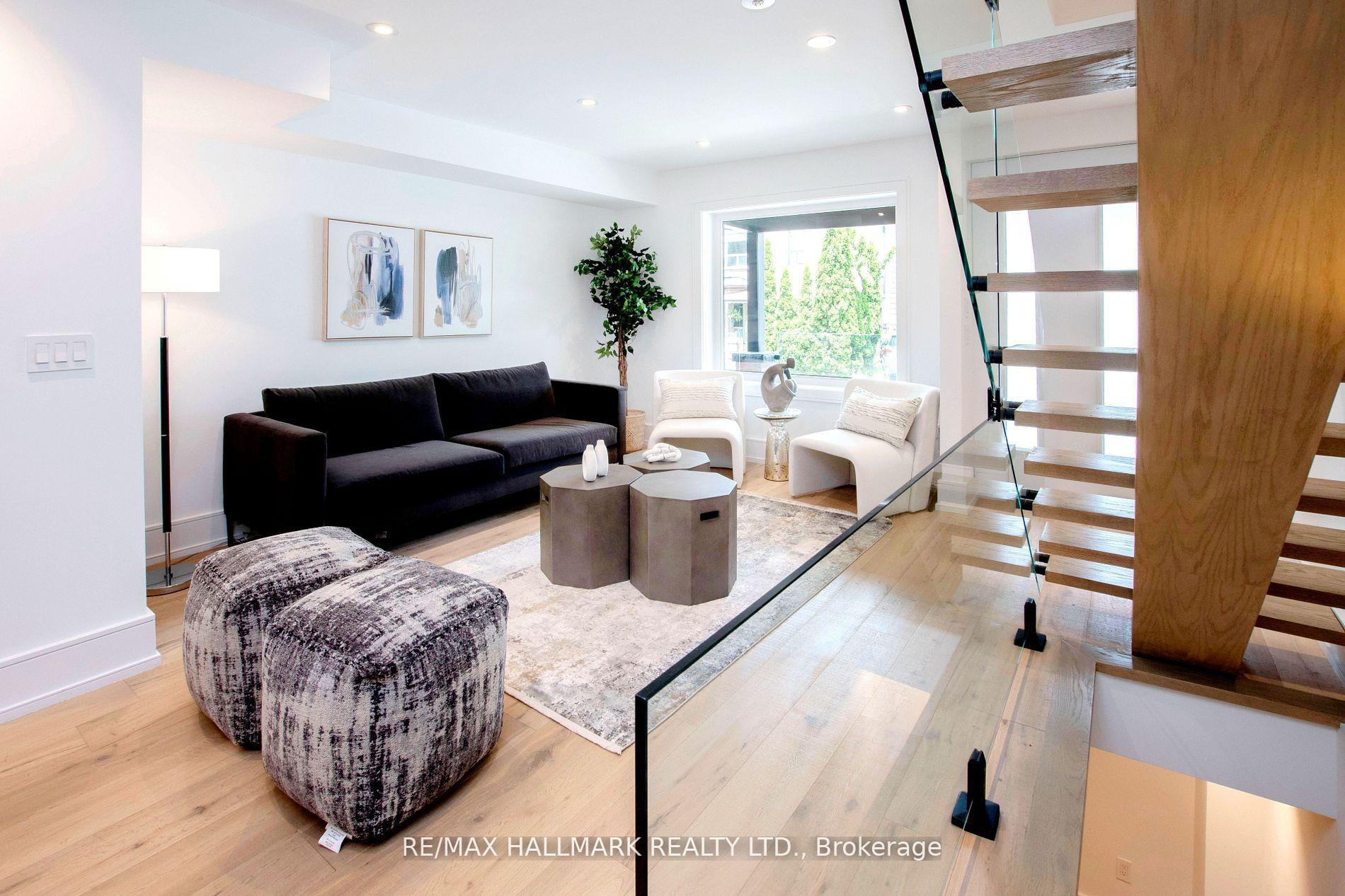 Photo 9 of 1 1/2 Delaney Crescent, Toronto, Little Portugal — HOMEH