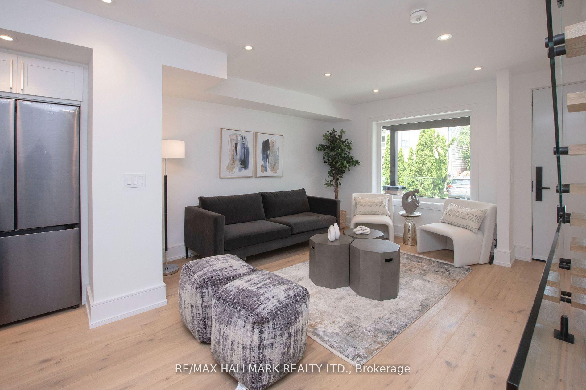 Photo 11 of 1 1/2 Delaney Crescent, Toronto, Little Portugal — HOMEH