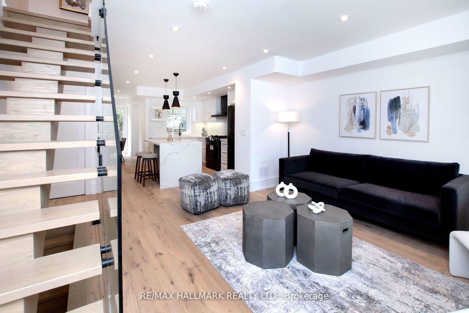 Photo 13 of 1 1/2 Delaney Crescent, Toronto, Little Portugal — HOMEH