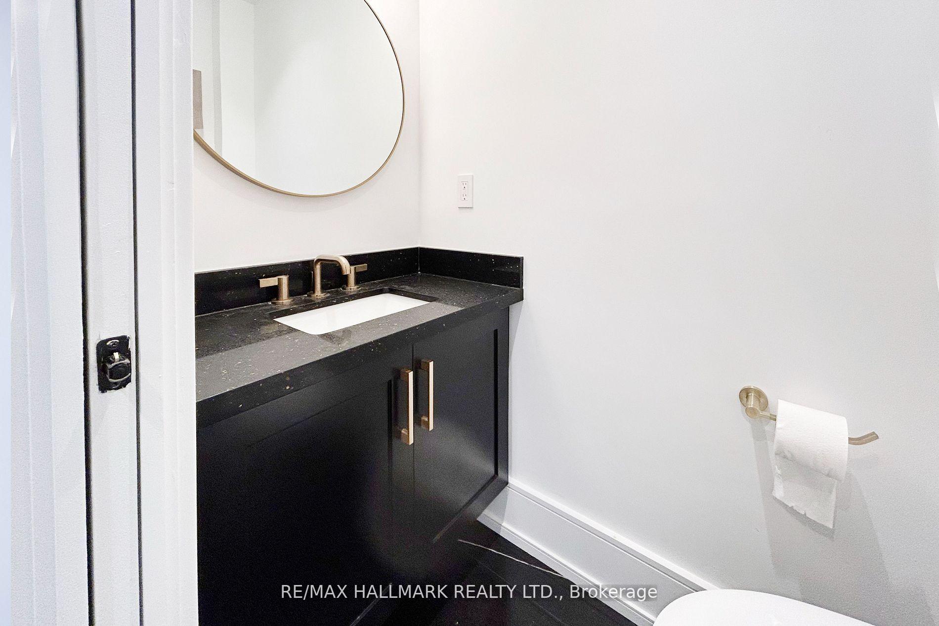 Photo 21 of 1 1/2 Delaney Crescent, Toronto, Little Portugal — HOMEH