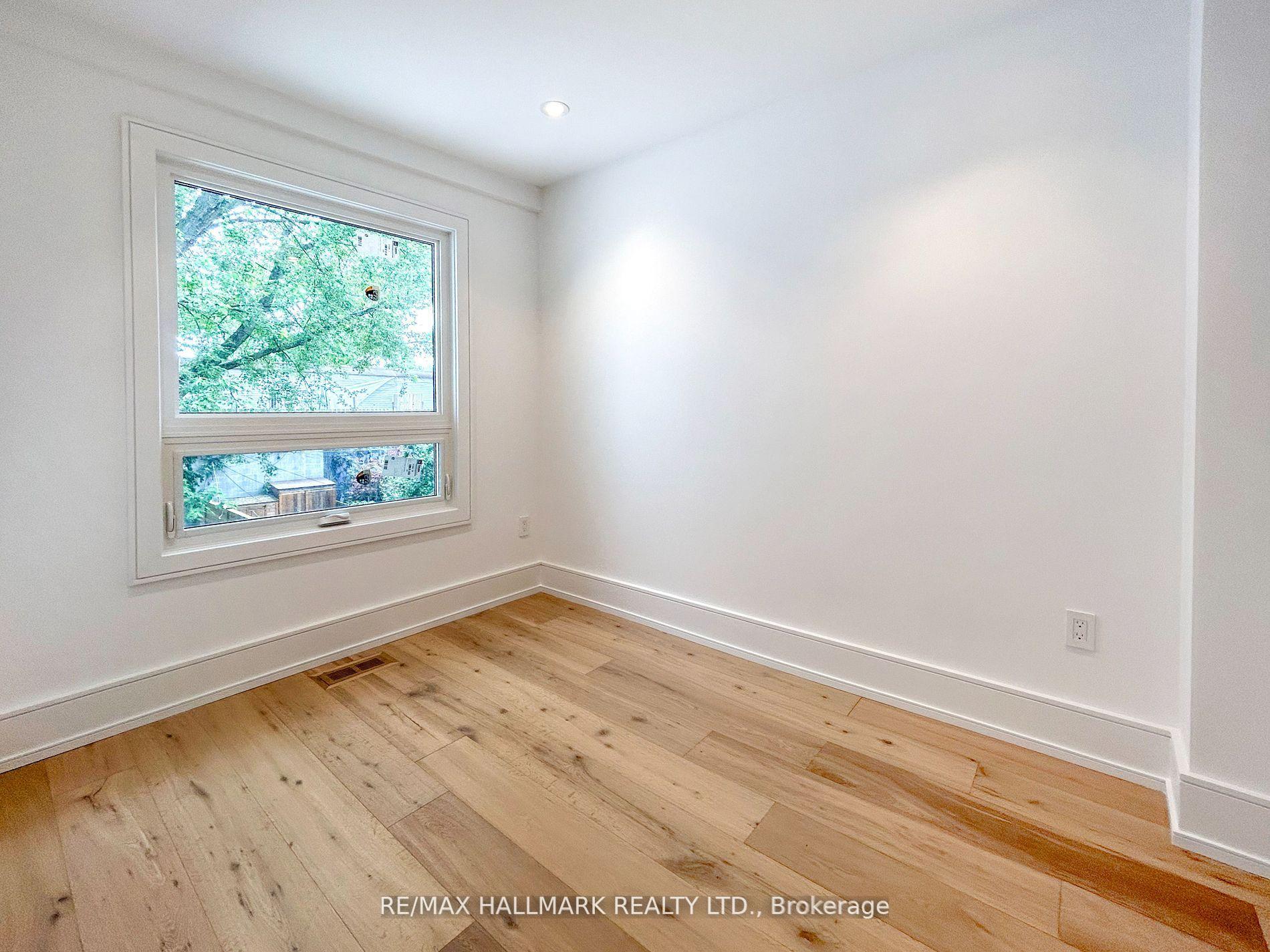 Photo 23 of 1 1/2 Delaney Crescent, Toronto, Little Portugal — HOMEH
