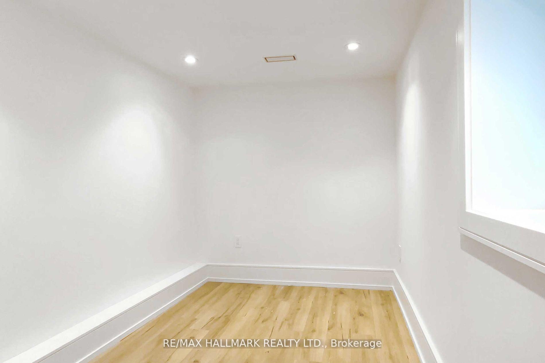 Photo 27 of 1 1/2 Delaney Crescent, Toronto, Little Portugal — HOMEH