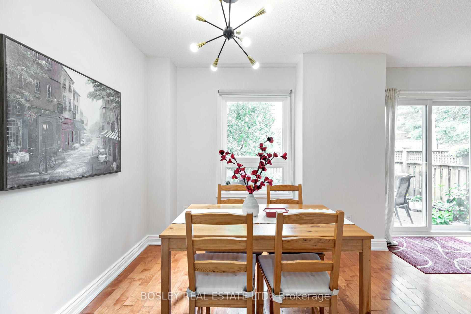 Photo 10 of 6 Markburn Court, Etobicoke, Eringate-Centennial-West Deane — HOMEH