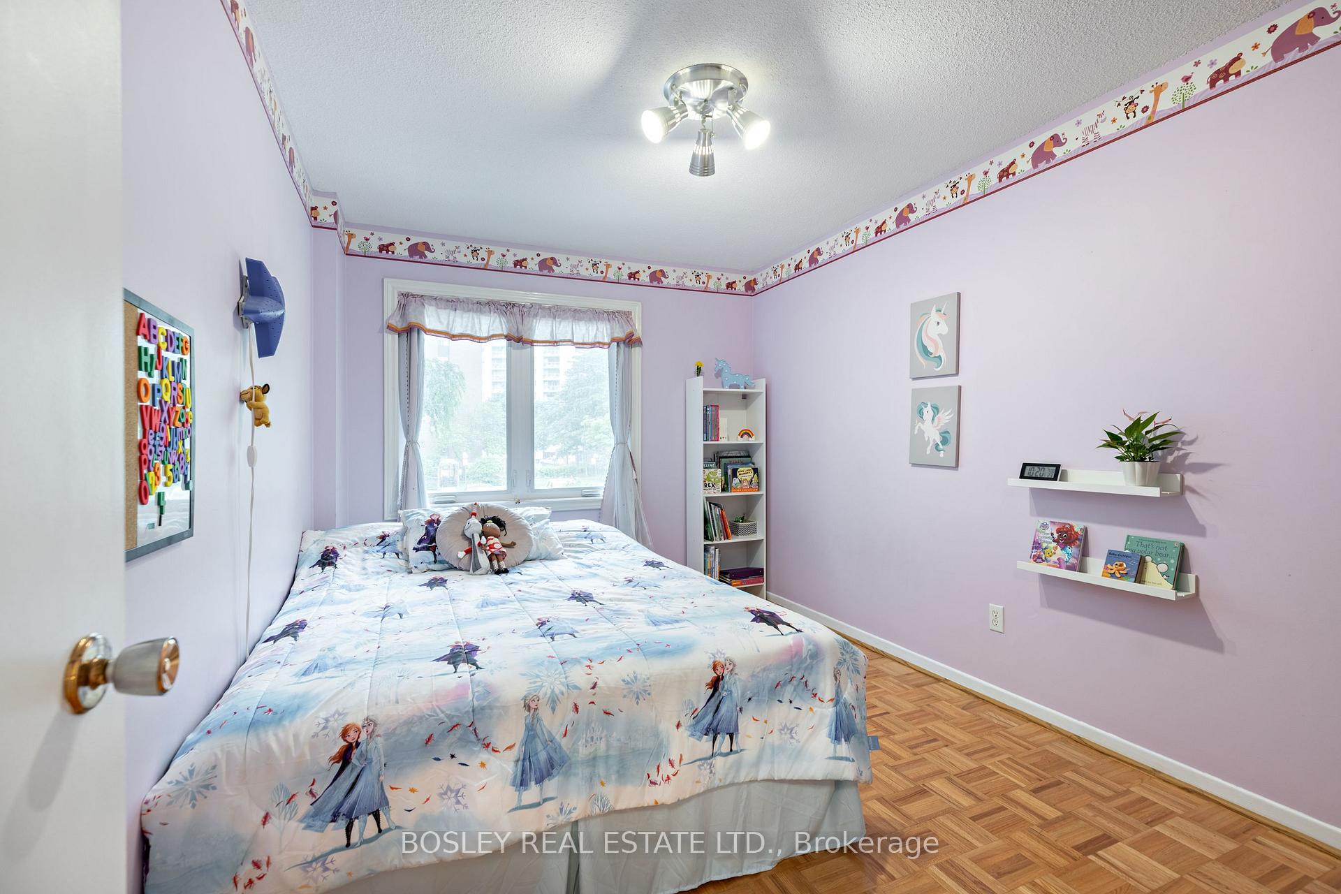 Photo 20 of 6 Markburn Court, Etobicoke, Eringate-Centennial-West Deane — HOMEH