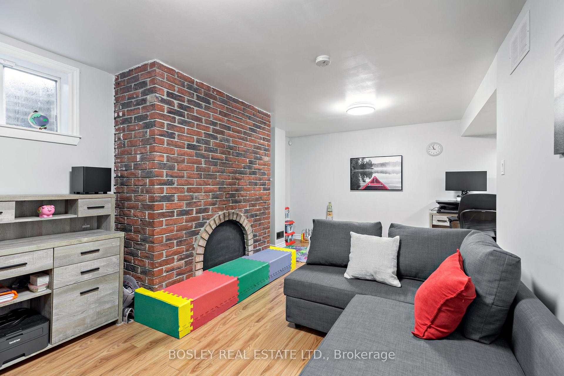 Photo 22 of 6 Markburn Court, Etobicoke, Eringate-Centennial-West Deane — HOMEH