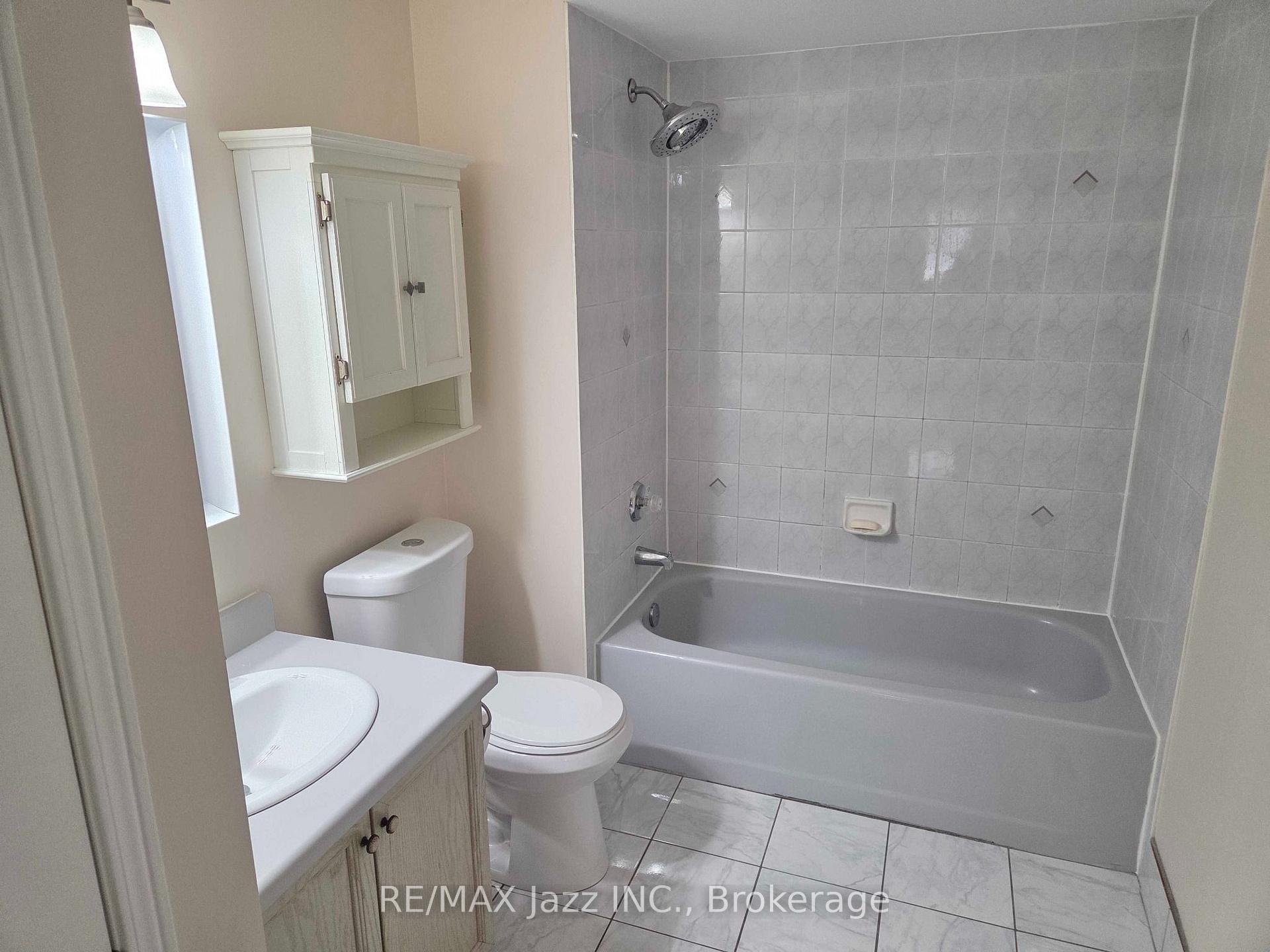 Photo 14 of 83 John Walter Crescent, Clarington, Courtice — HOMEH