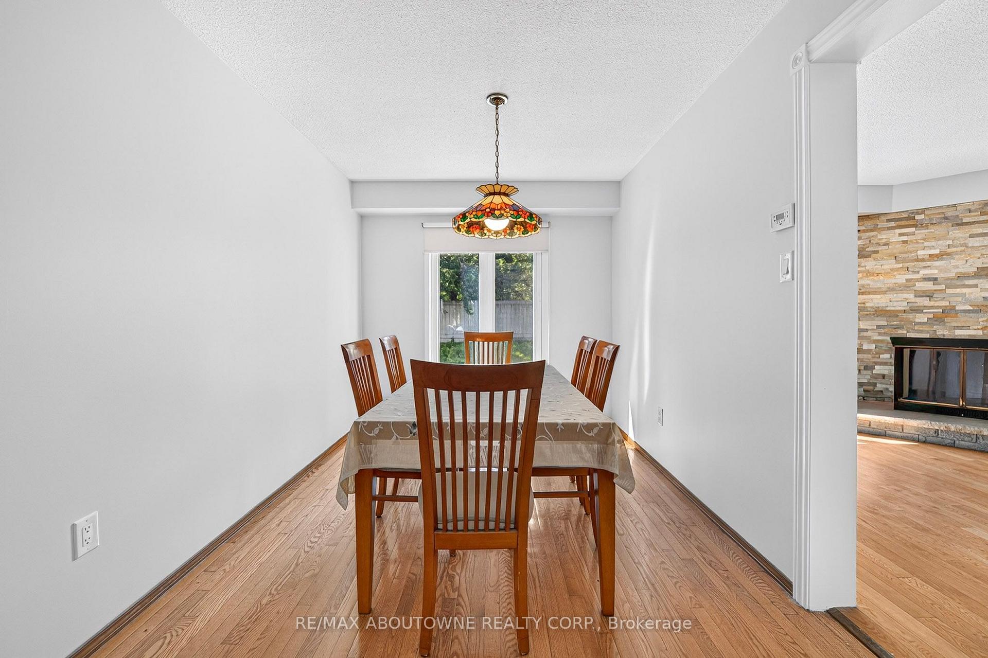 Photo 8 of 668 Greycedar Crescent, Mississauga, Rathwood — HOMEH