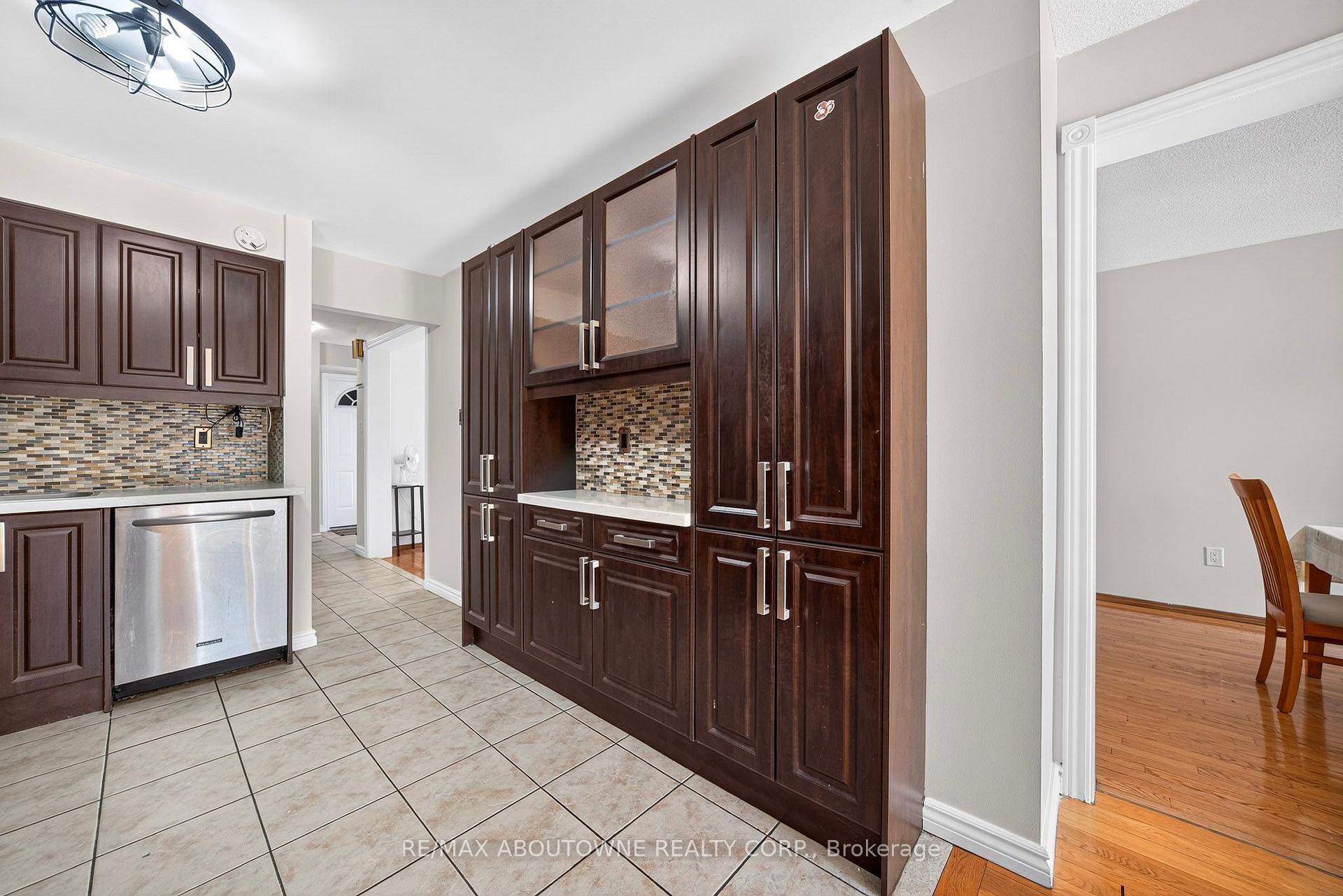 Photo 13 of 668 Greycedar Crescent, Mississauga, Rathwood — HOMEH