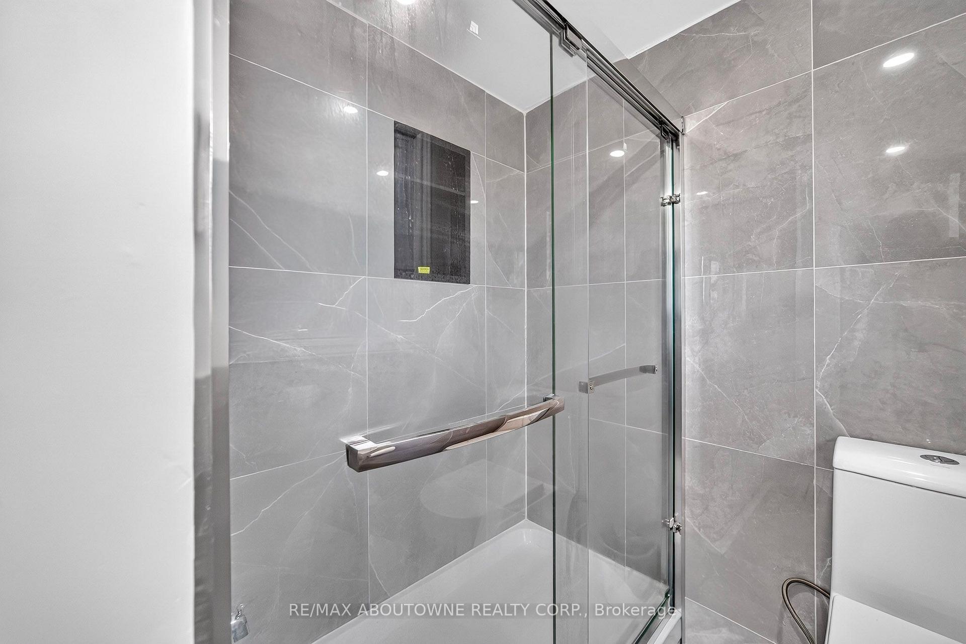Photo 17 of 668 Greycedar Crescent, Mississauga, Rathwood — HOMEH
