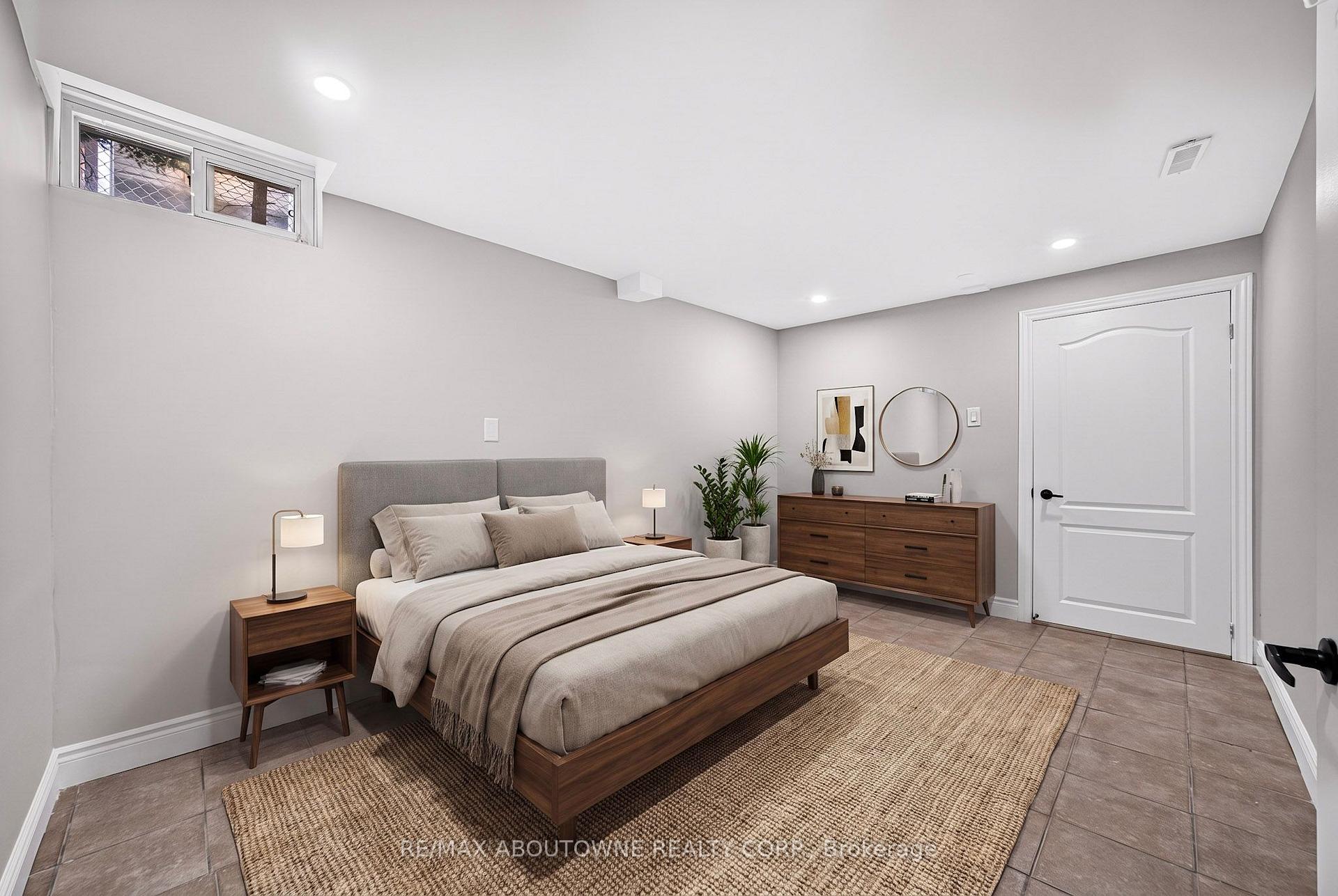 Photo 24 of 668 Greycedar Crescent, Mississauga, Rathwood — HOMEH