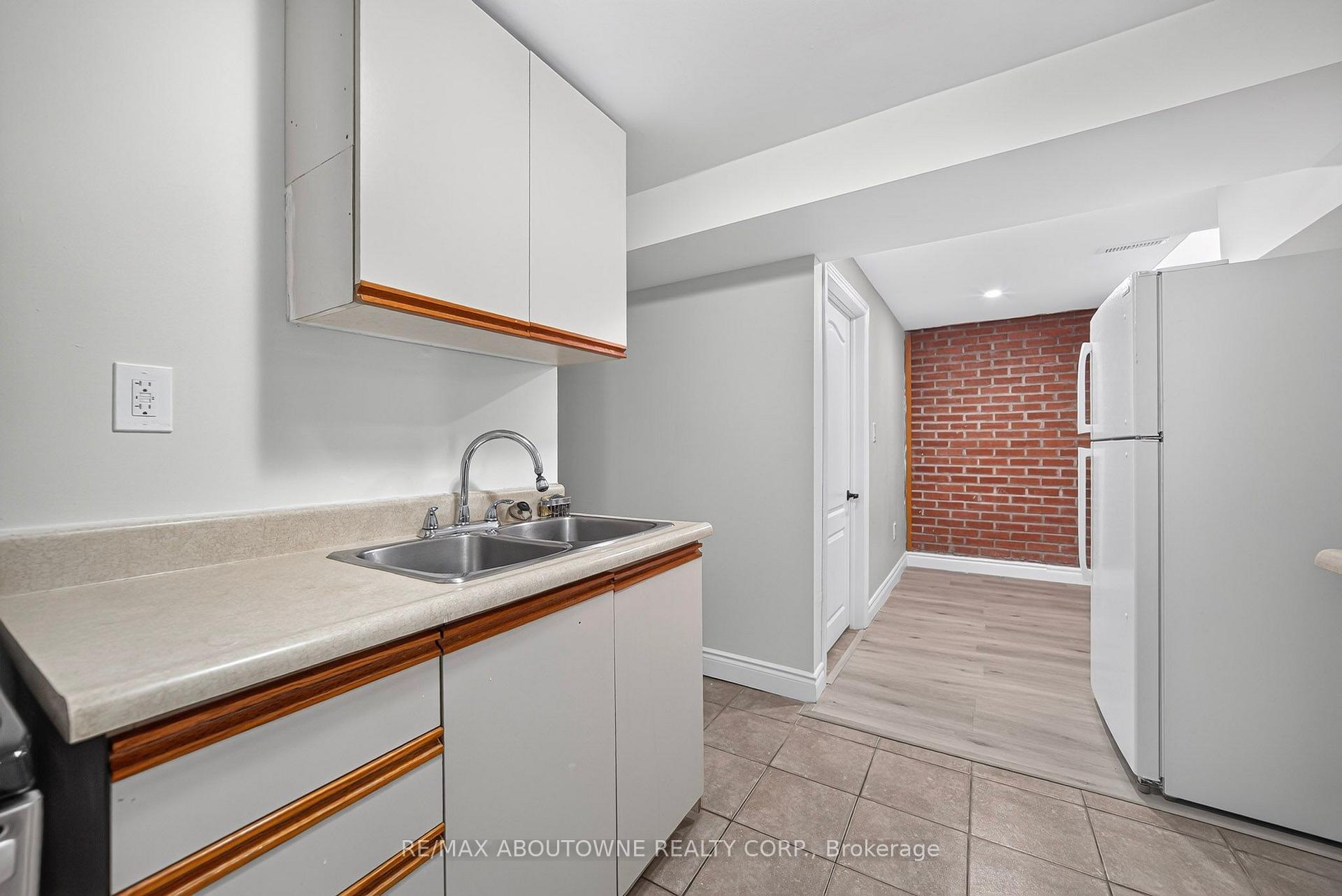 Photo 27 of 668 Greycedar Crescent, Mississauga, Rathwood — HOMEH