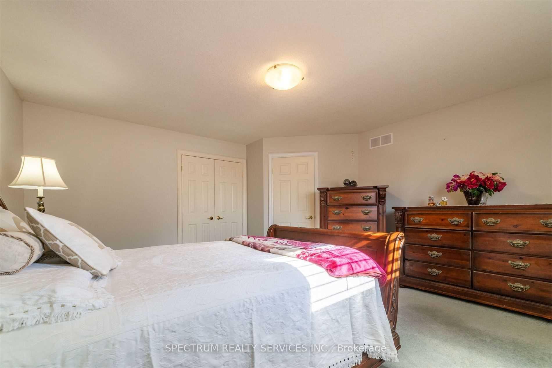 Photo 24 of 8112 Beaver Glen Drive, Niagara Falls, Ascot — HOMEH